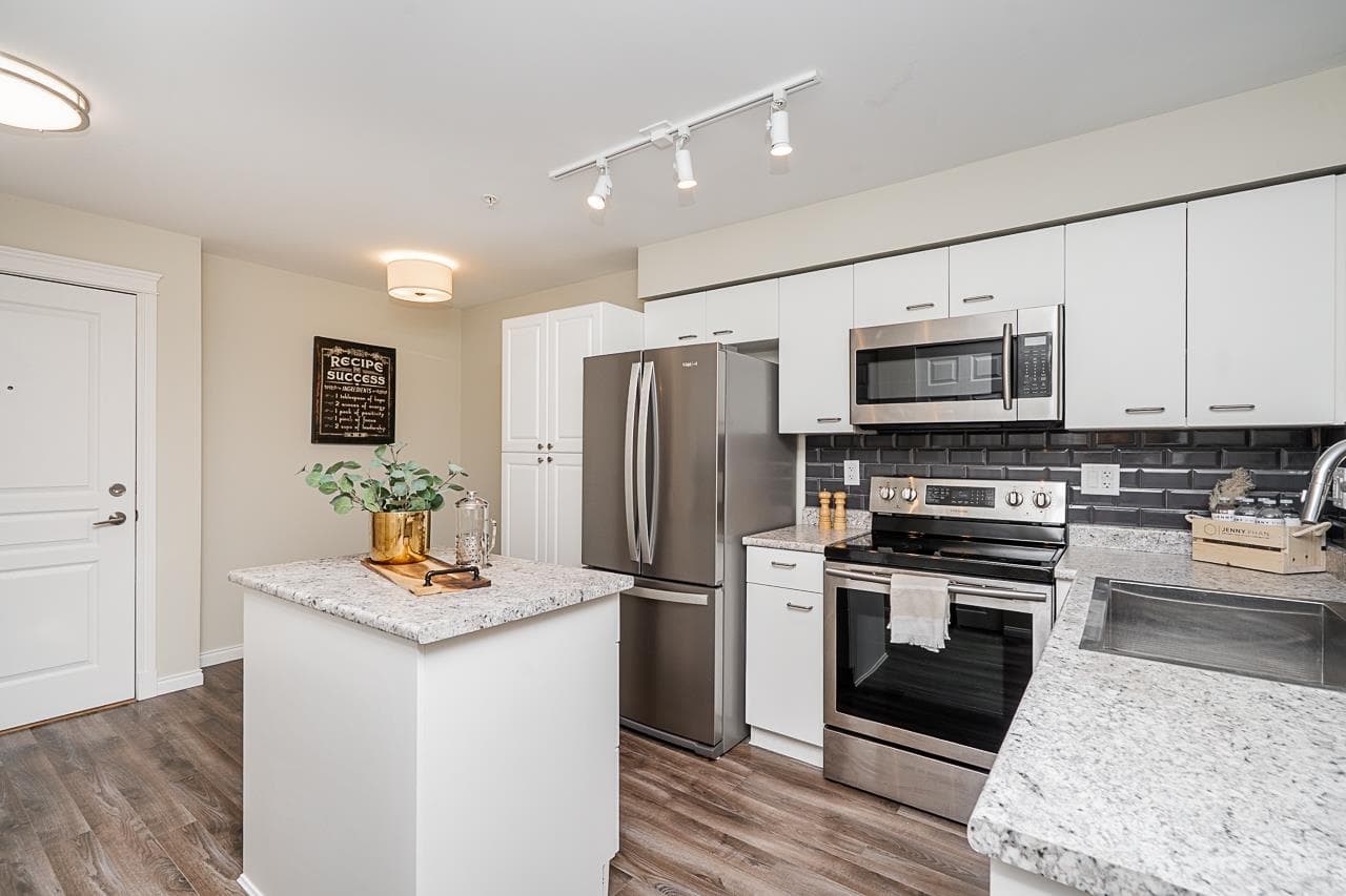 307 - 15210 Pacific Avenue, White Rock