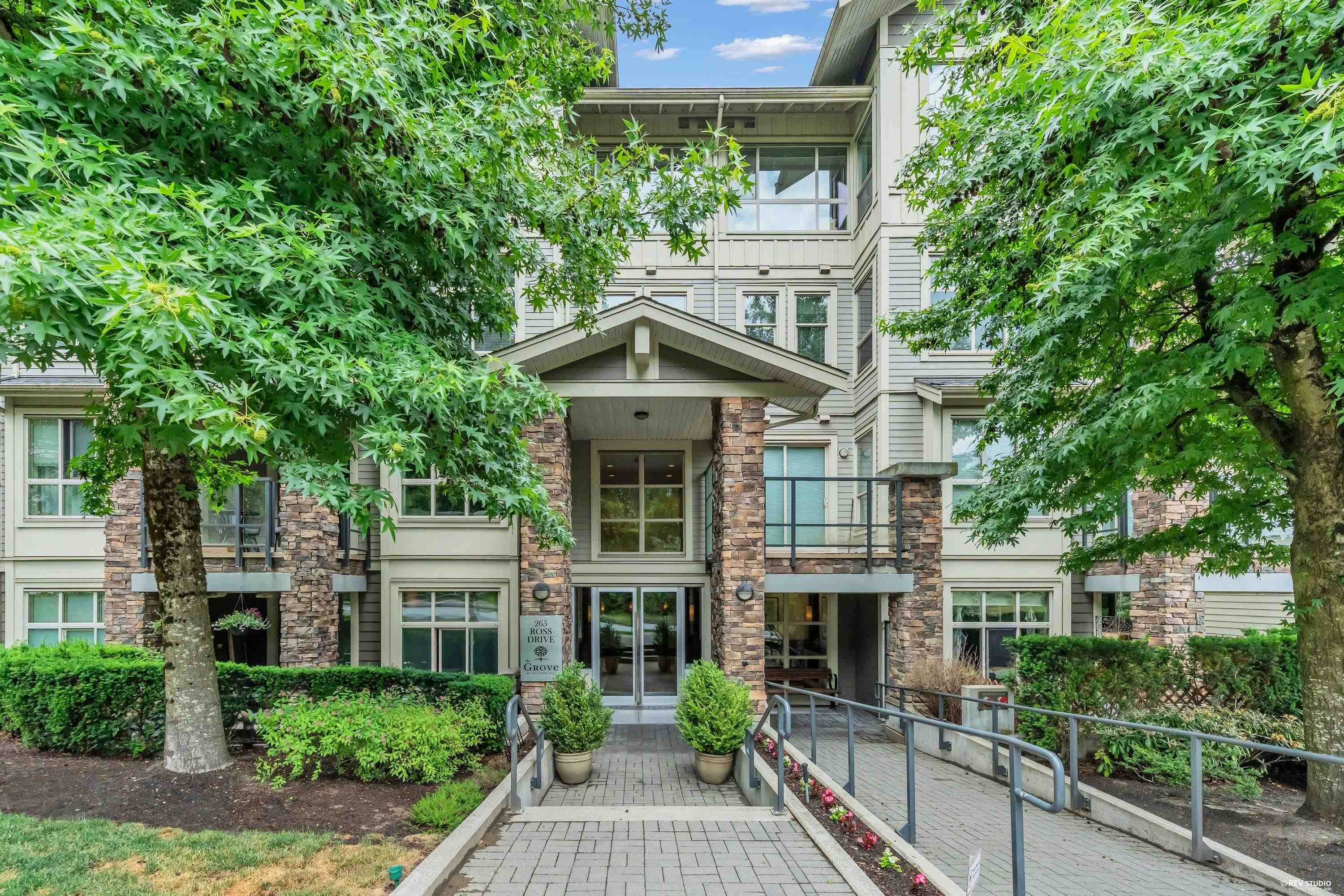402 - 265 Ross Drive, New Westminster, V3L 0C8 — photo 1