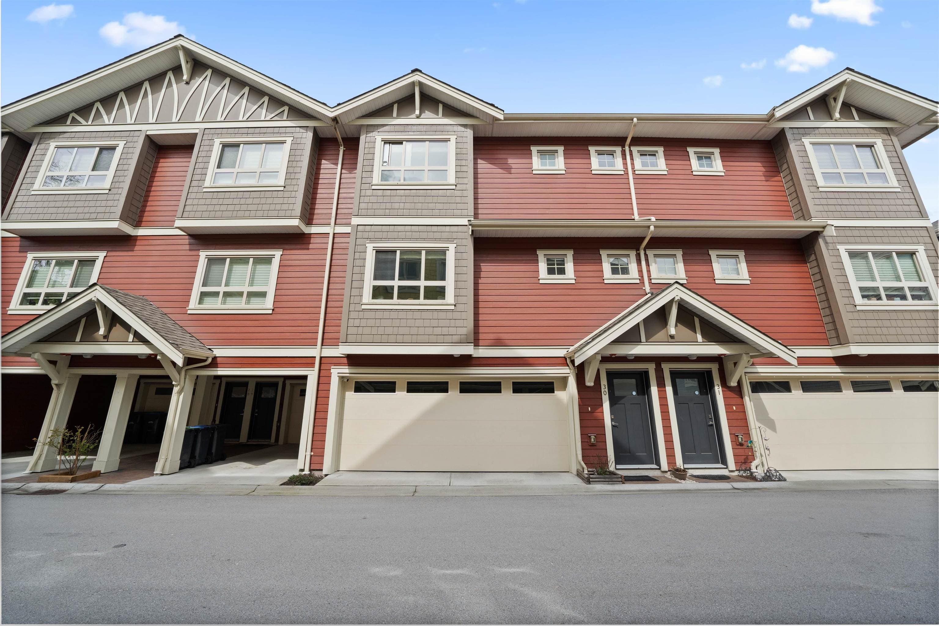 843 Ewen Avenue, New Westminster, V3M 0K6 — photo 2