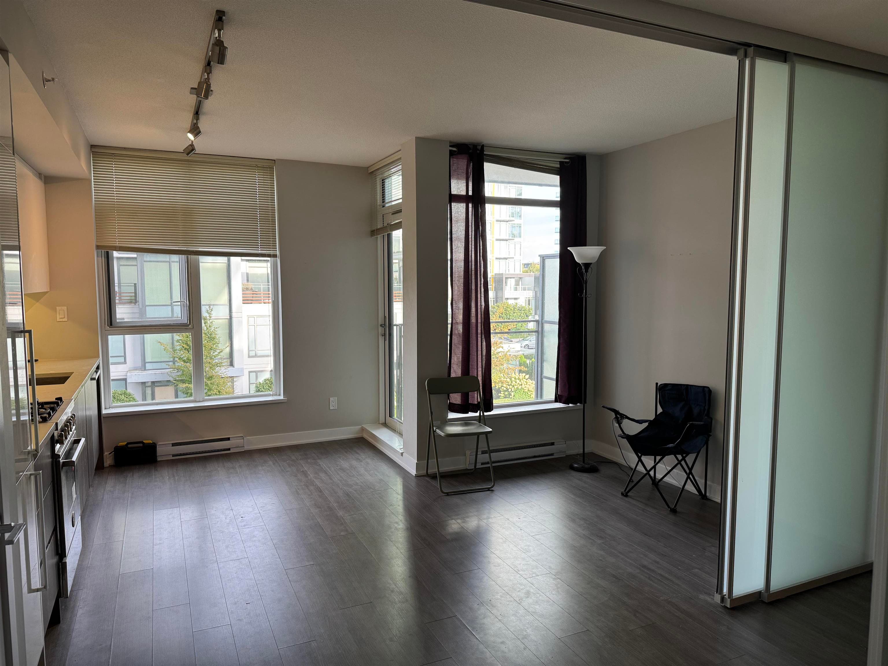 303 - 4900 Lennox Lane, Burnaby, V5H 0G9 — photo 2