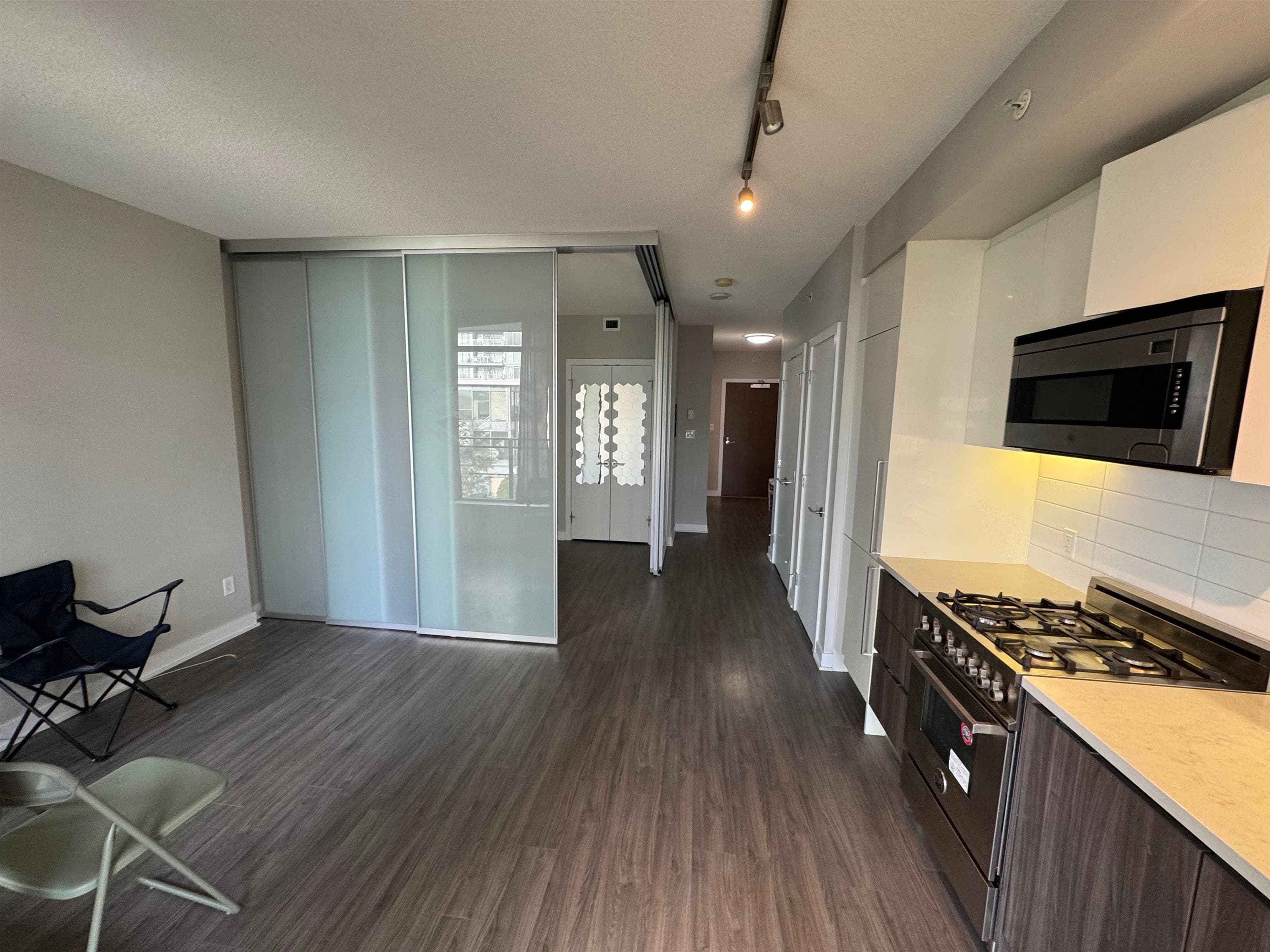 303 - 4900 Lennox Lane, Burnaby, V5H 0G9 — photo 4