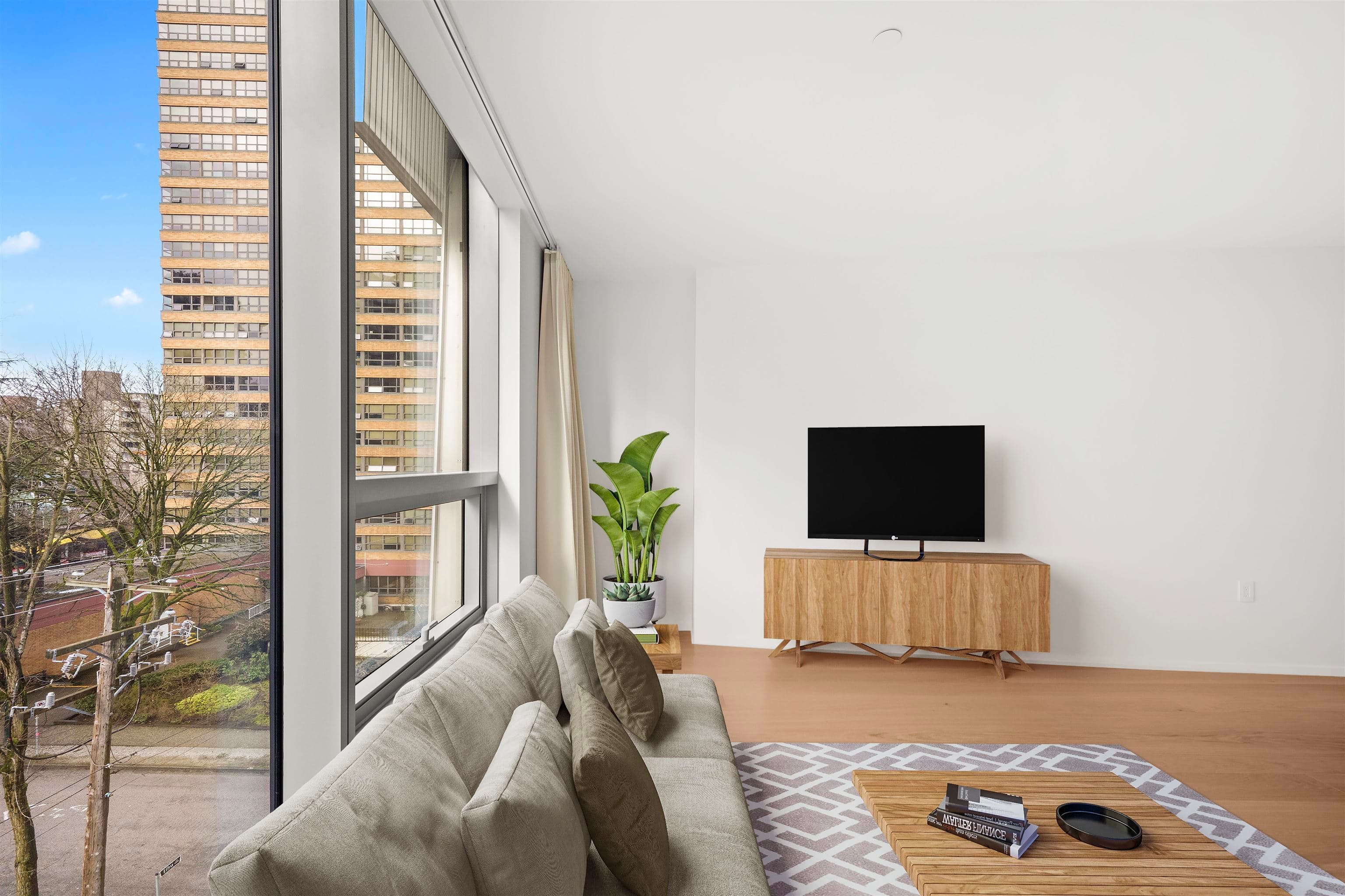 601 - 1568 Alberni Street, Vancouver, V6G 0E3 — photo 4