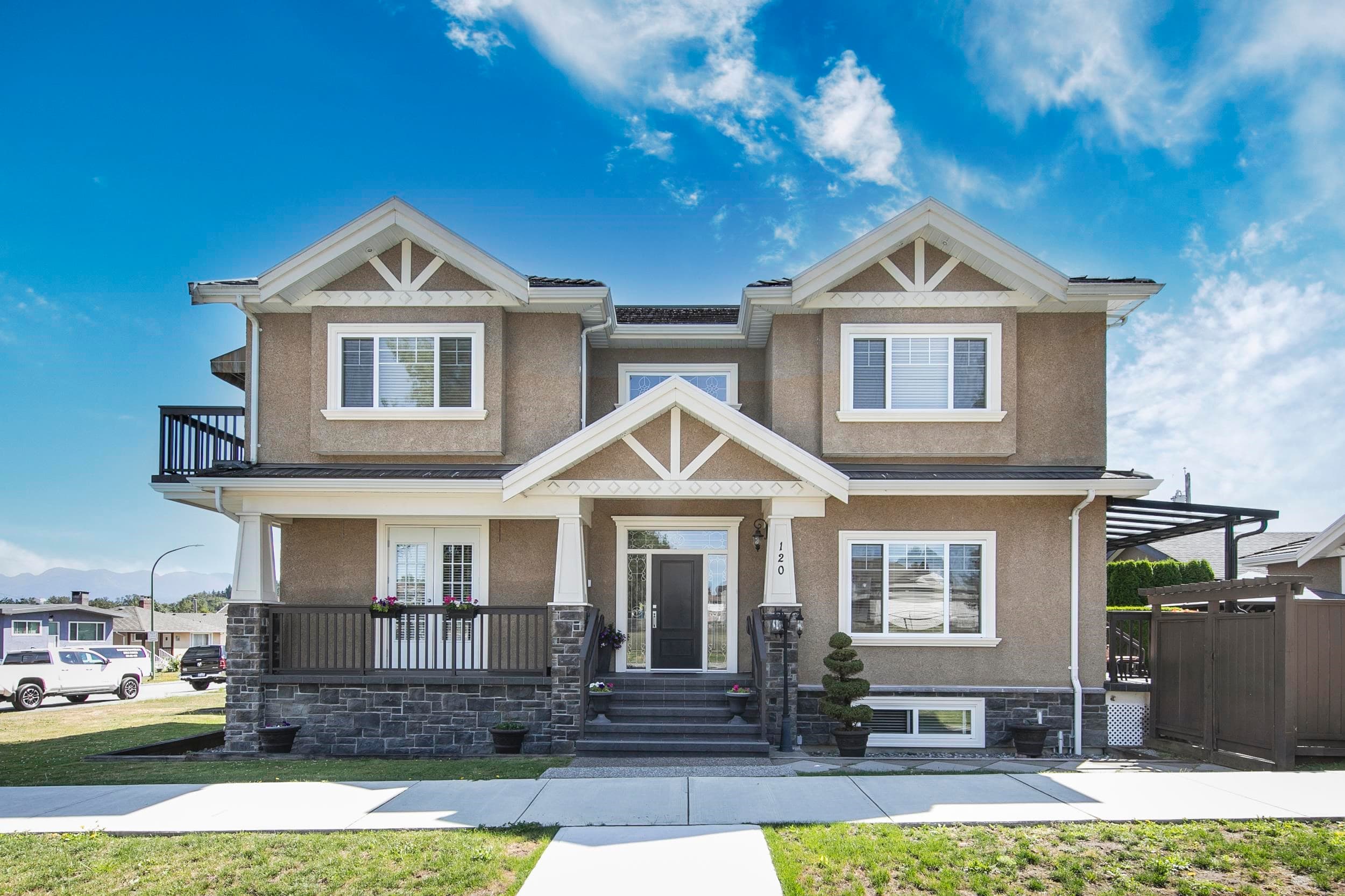 120 Rosser Avenue, Burnaby