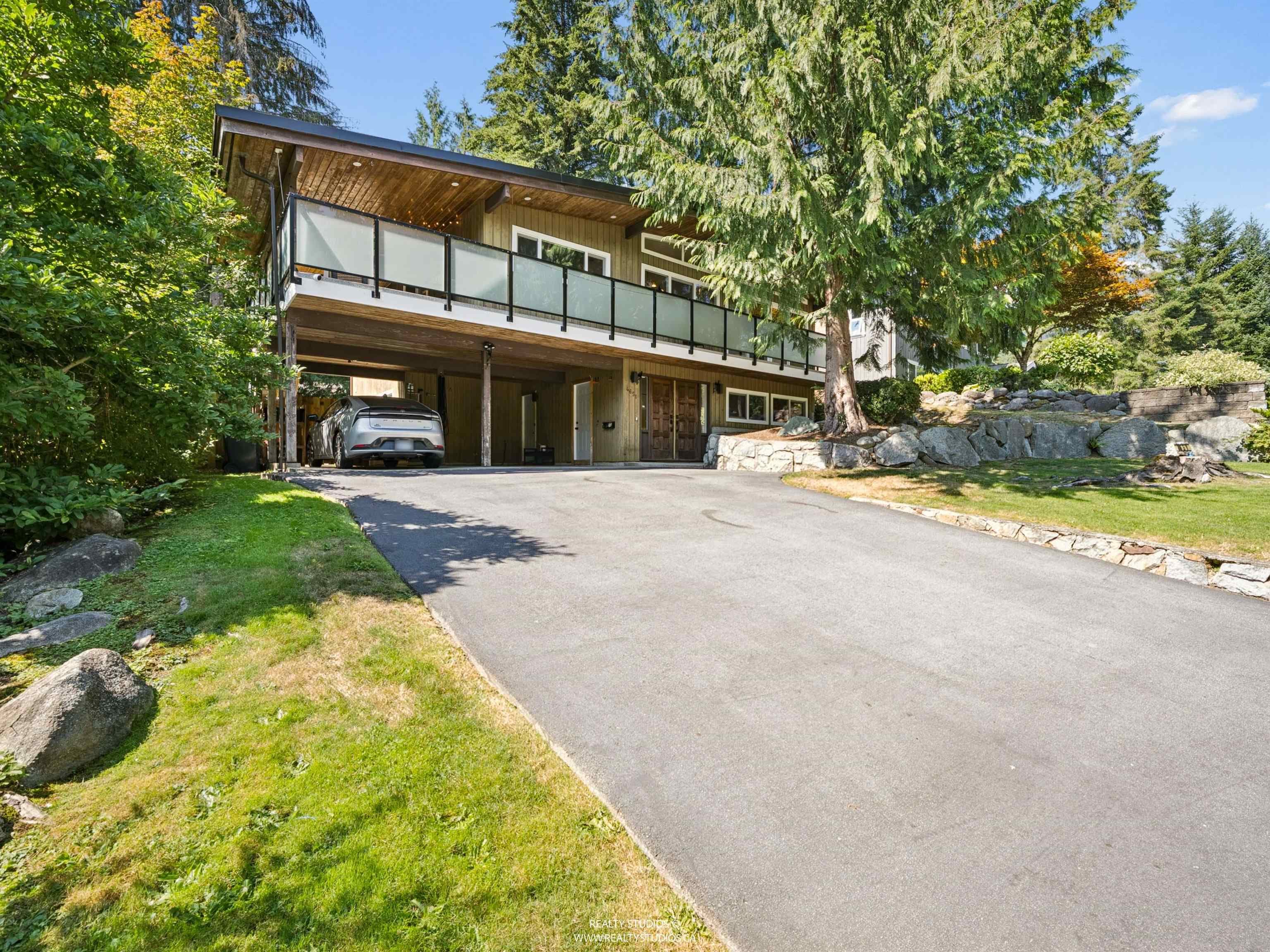 4651 Hoskins Road, North Vancouver, V7K 2R2 — photo 2