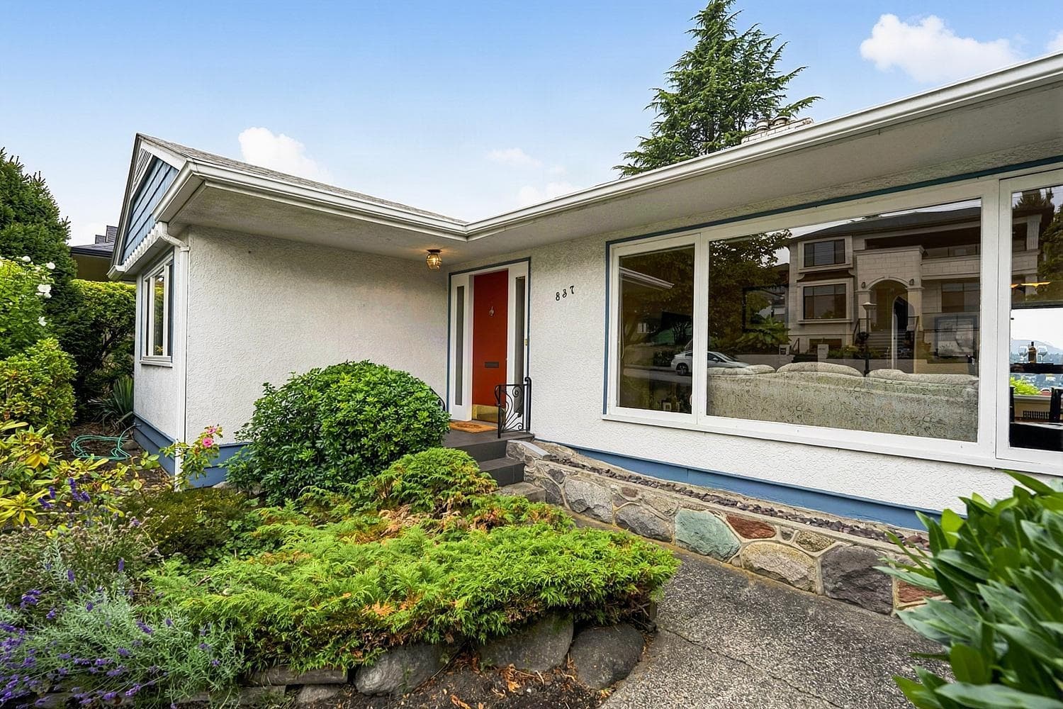 837 Burnaby Street, New Westminster, V3L 4V8 — photo 2