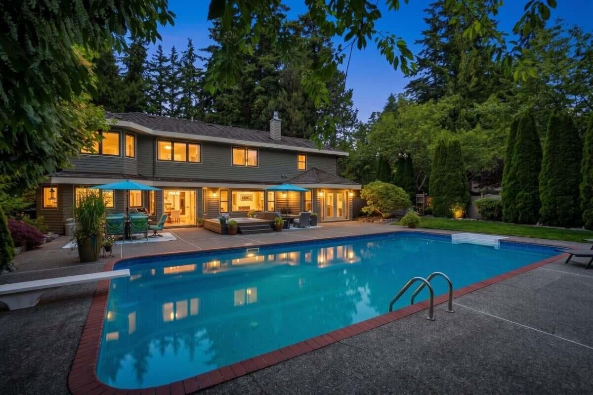 13446 19 Avenue, Surrey, V4A 9C7 — photo 1
