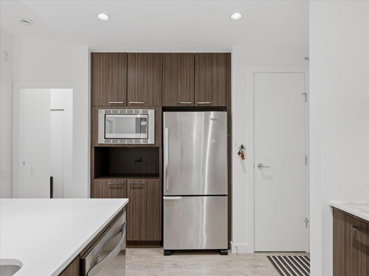 205 - 553 Foster Avenue, Coquitlam, V3J 0B5 — photo 5