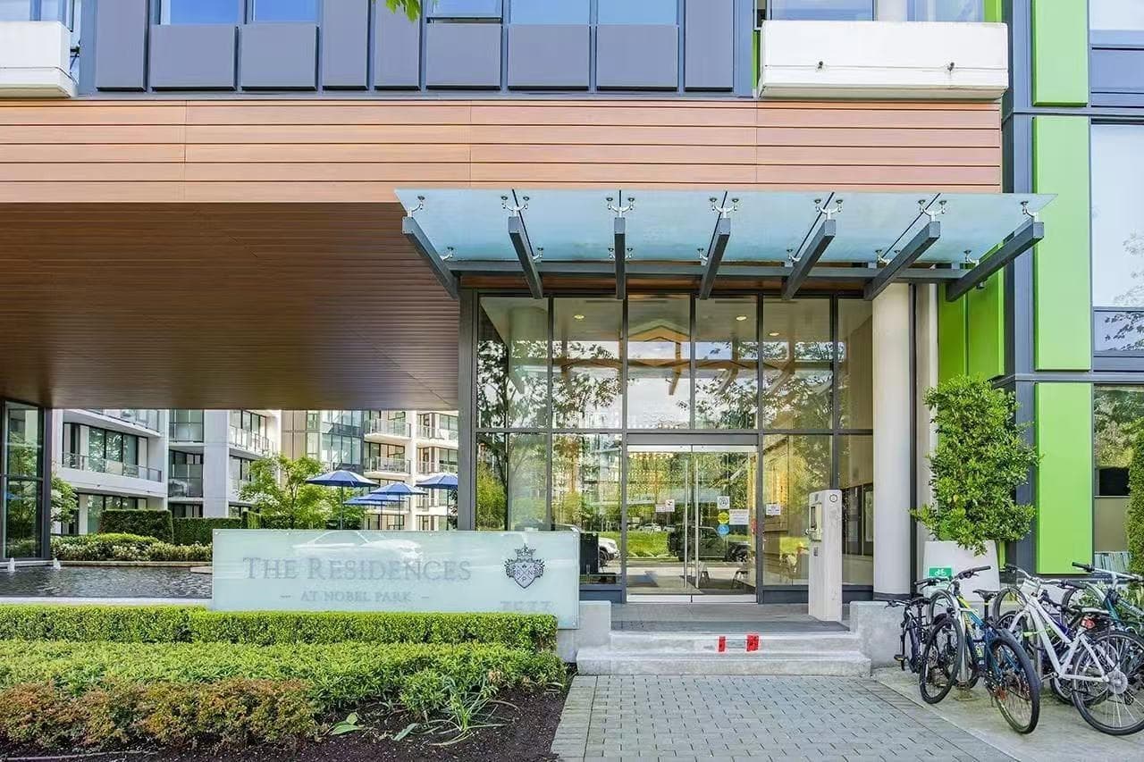 800 - 3533 Ross Drive, Vancouver