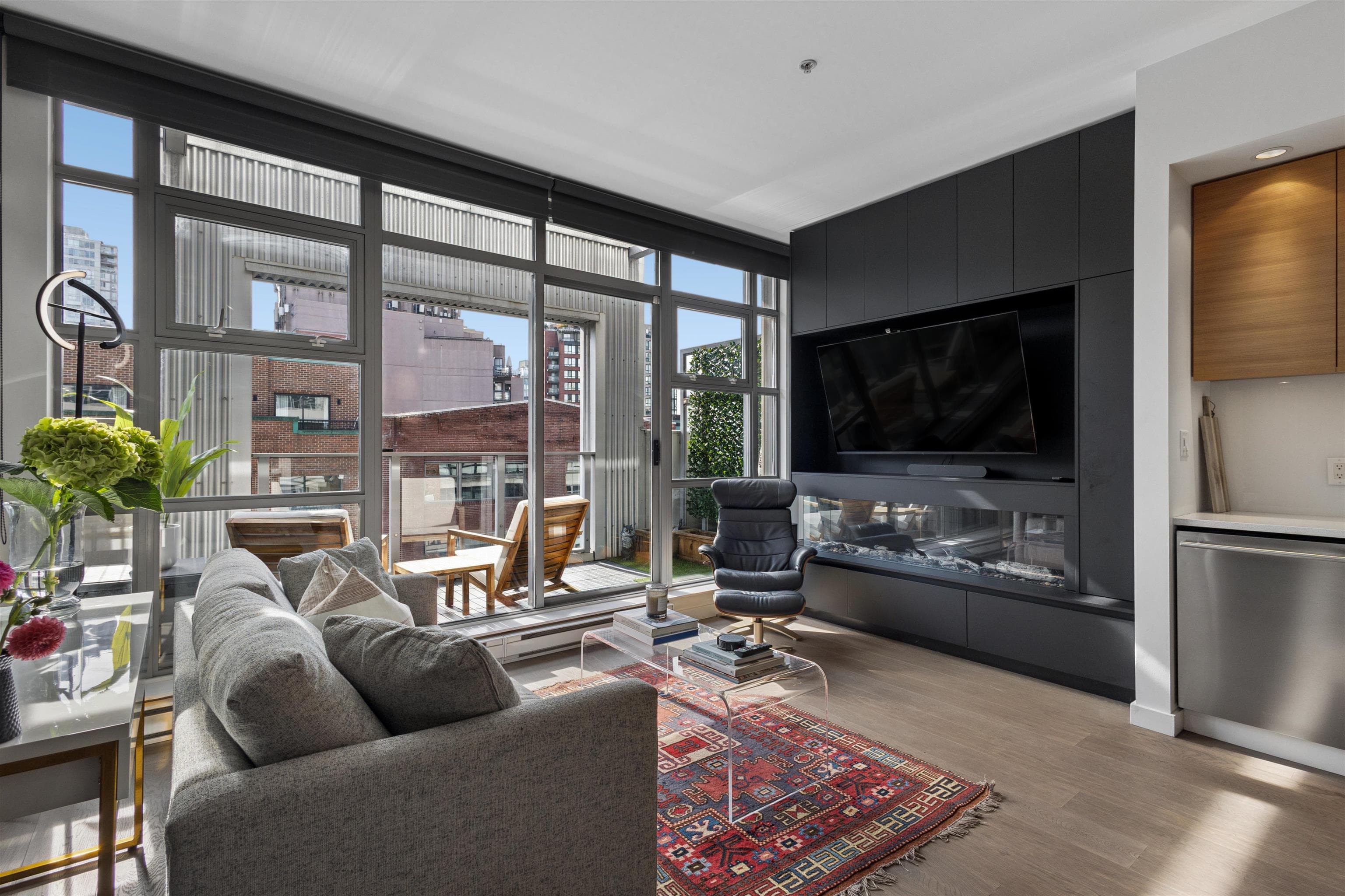 503 - 1228 Homer Street, Vancouver, V6B 2Y5 — photo 2