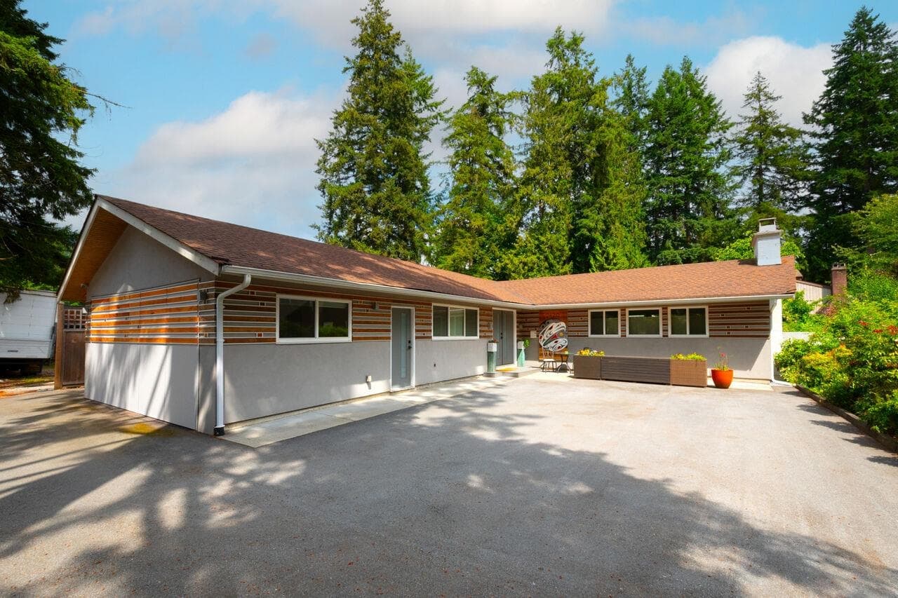 2420 Edgemont Boulevard, North Vancouver, V7P 2L1 — photo 1