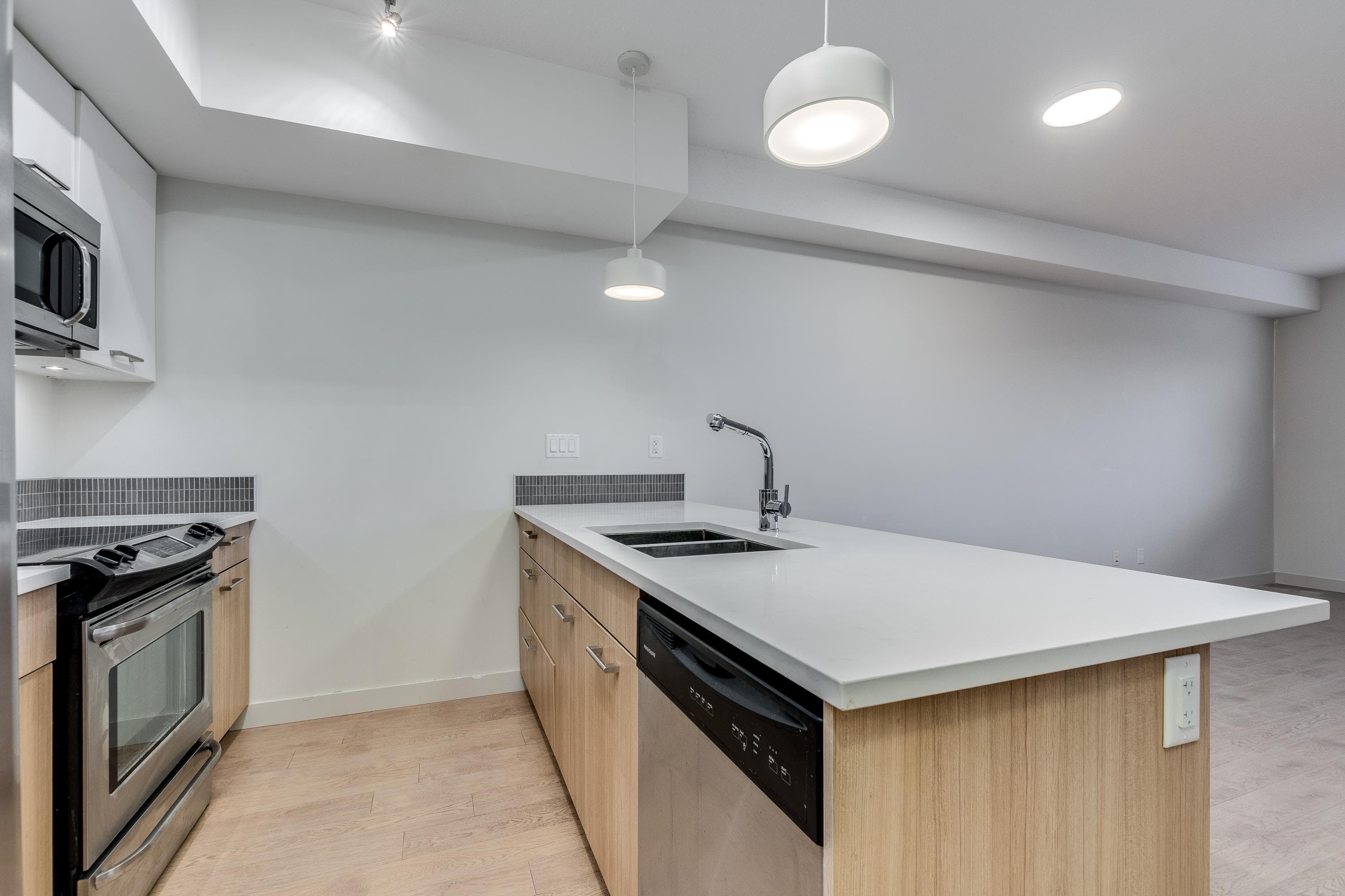 201 - 2214 Kelly Avenue, Port Coquitlam, V3C 0E5 — photo 5