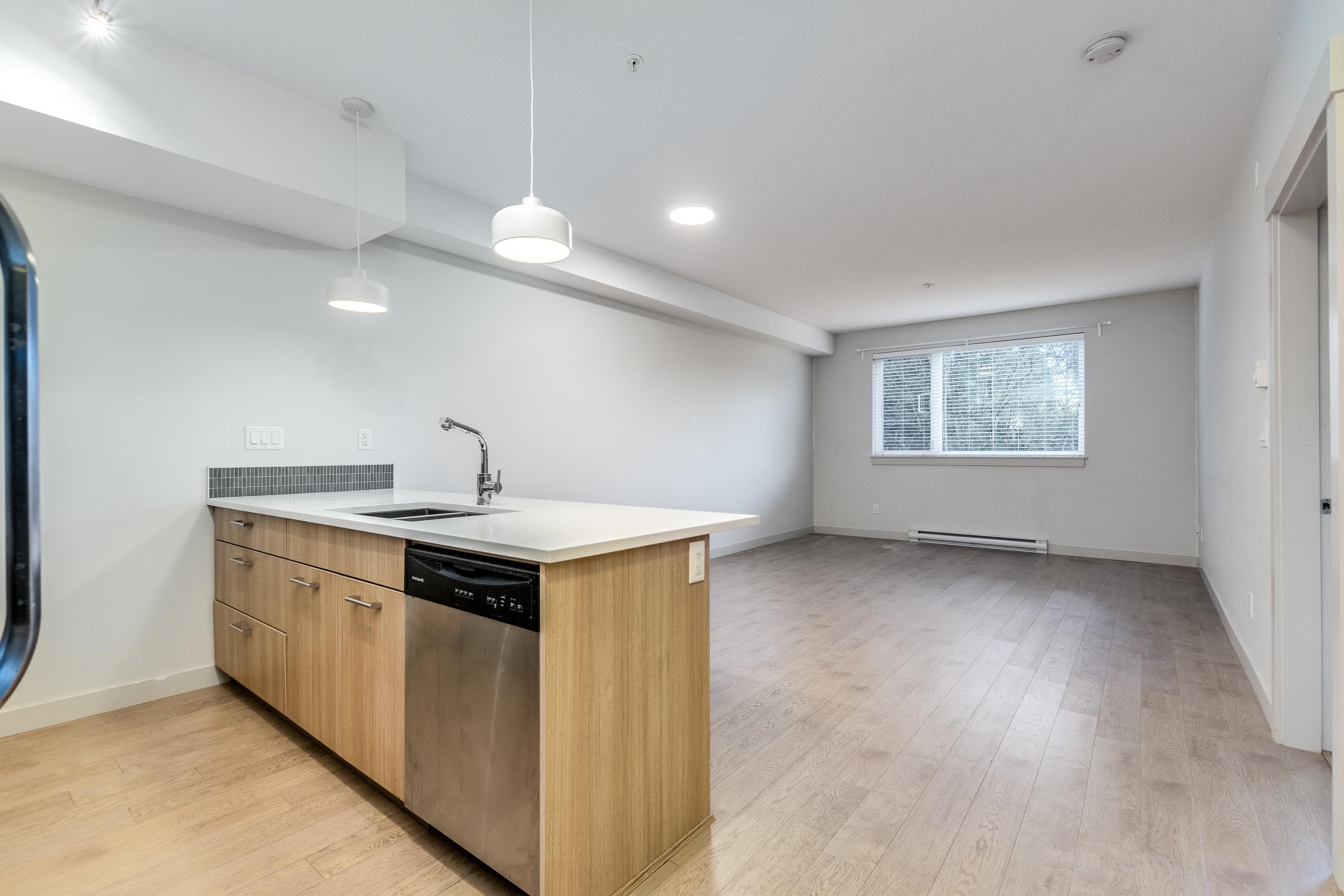 201 - 2214 Kelly Avenue, Port Coquitlam, V3C 0E5 — photo 4
