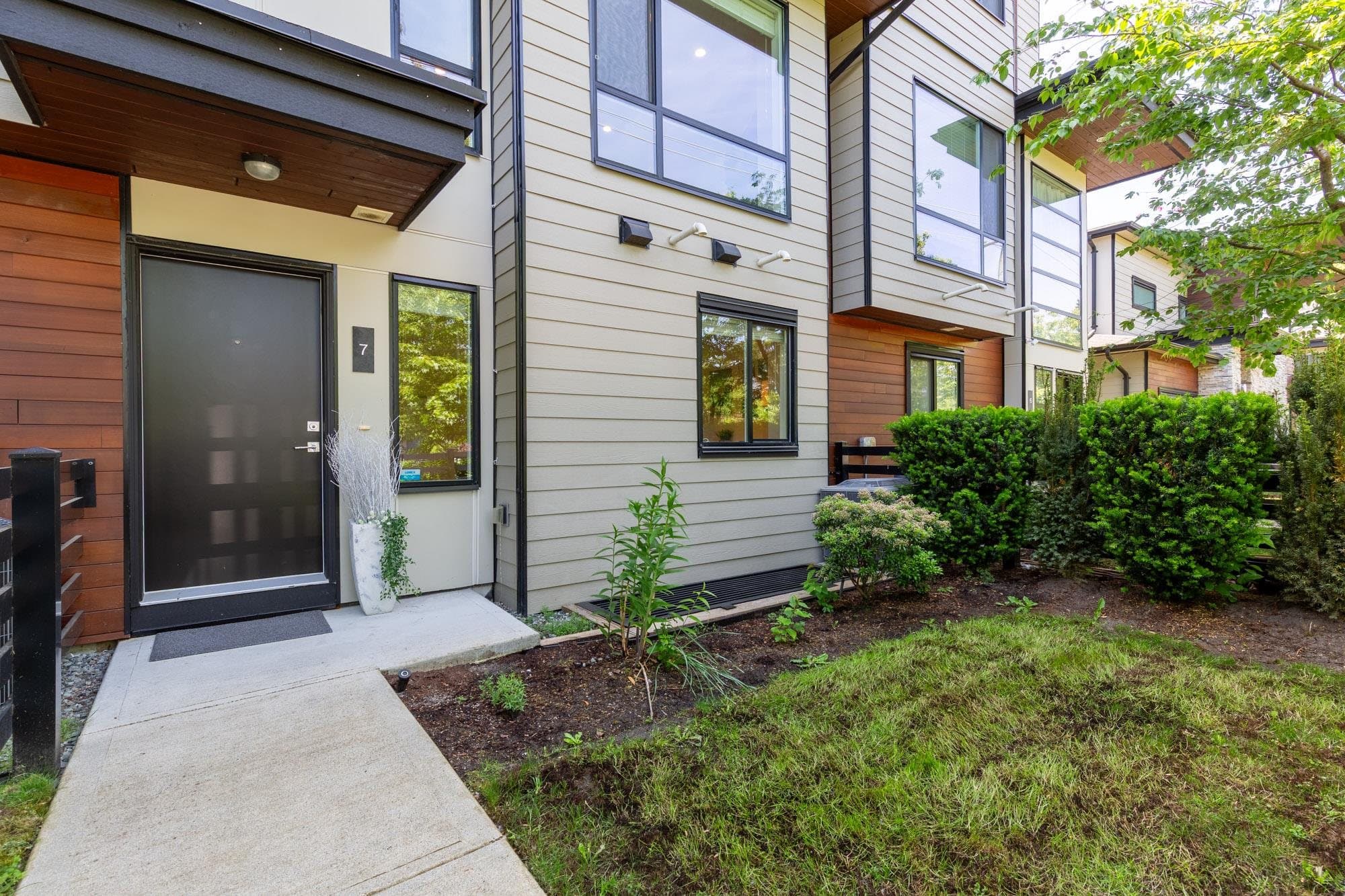 7 - 15688 28 Avenue, Surrey, V3Z 0N1 — photo 2