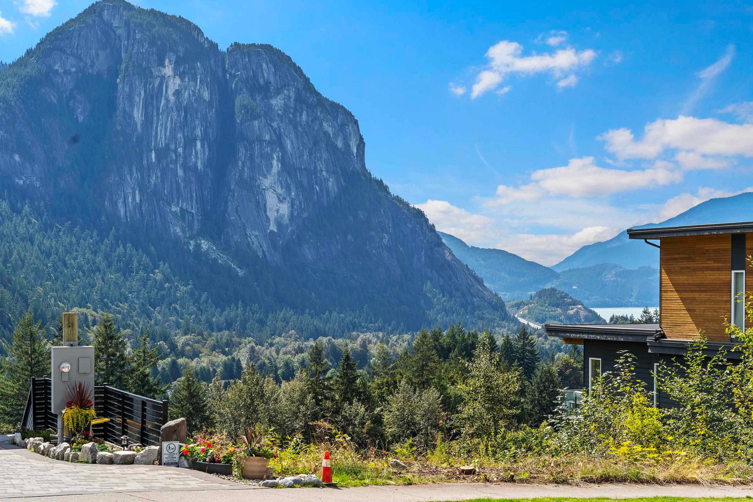 2250 Crumpit Woods Drive, Squamish, V8B 0T6 — photo 1