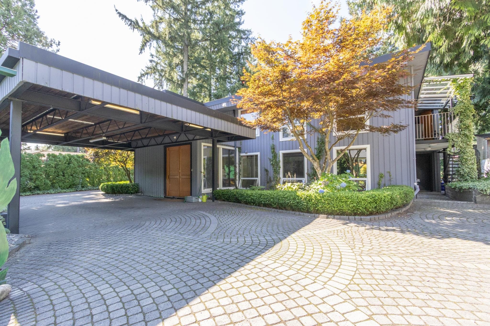Suite - 2673 Woodbine Drive, North Vancouver