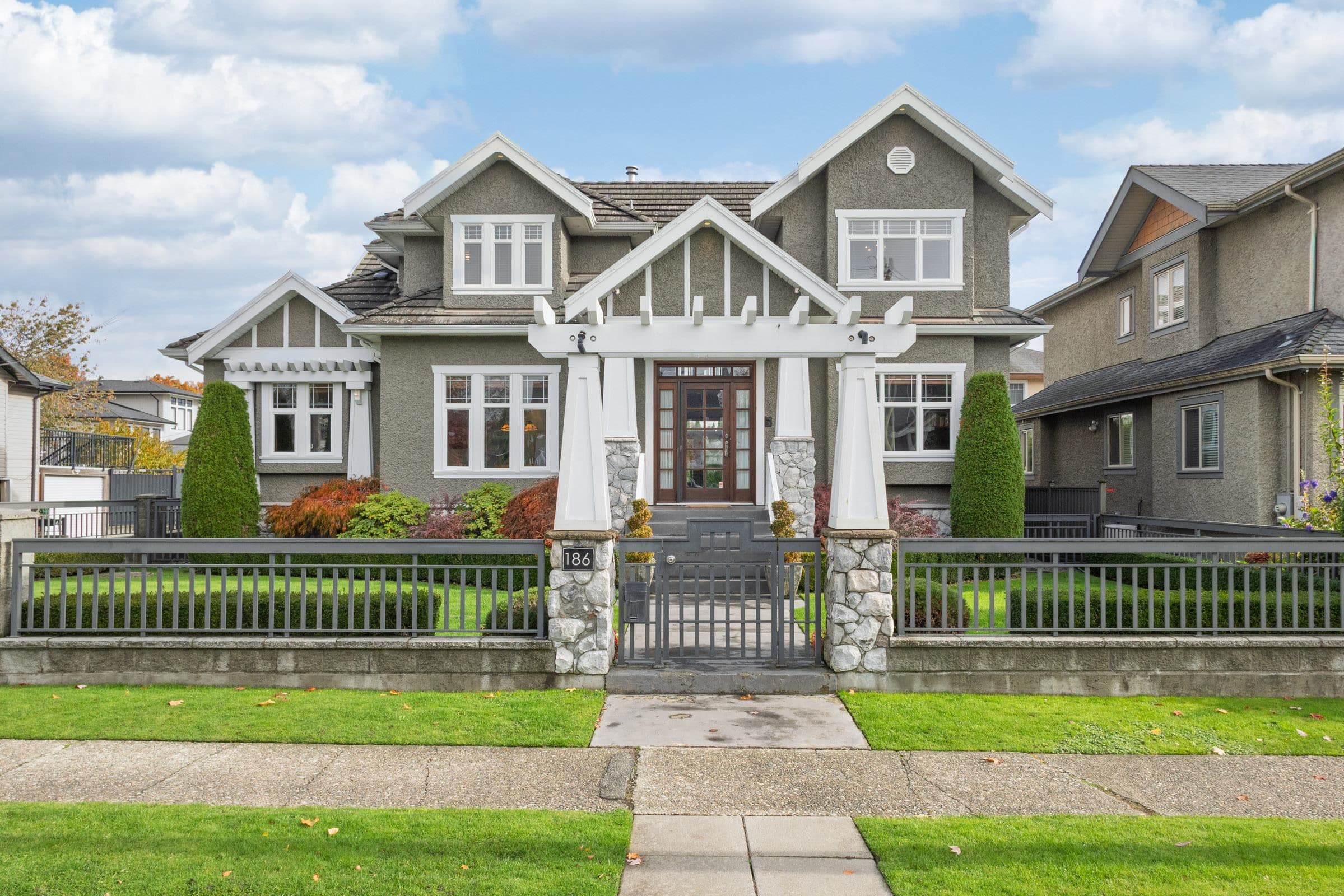 186 Macdonald Avenue, Burnaby, V5C 4M5 — photo 2