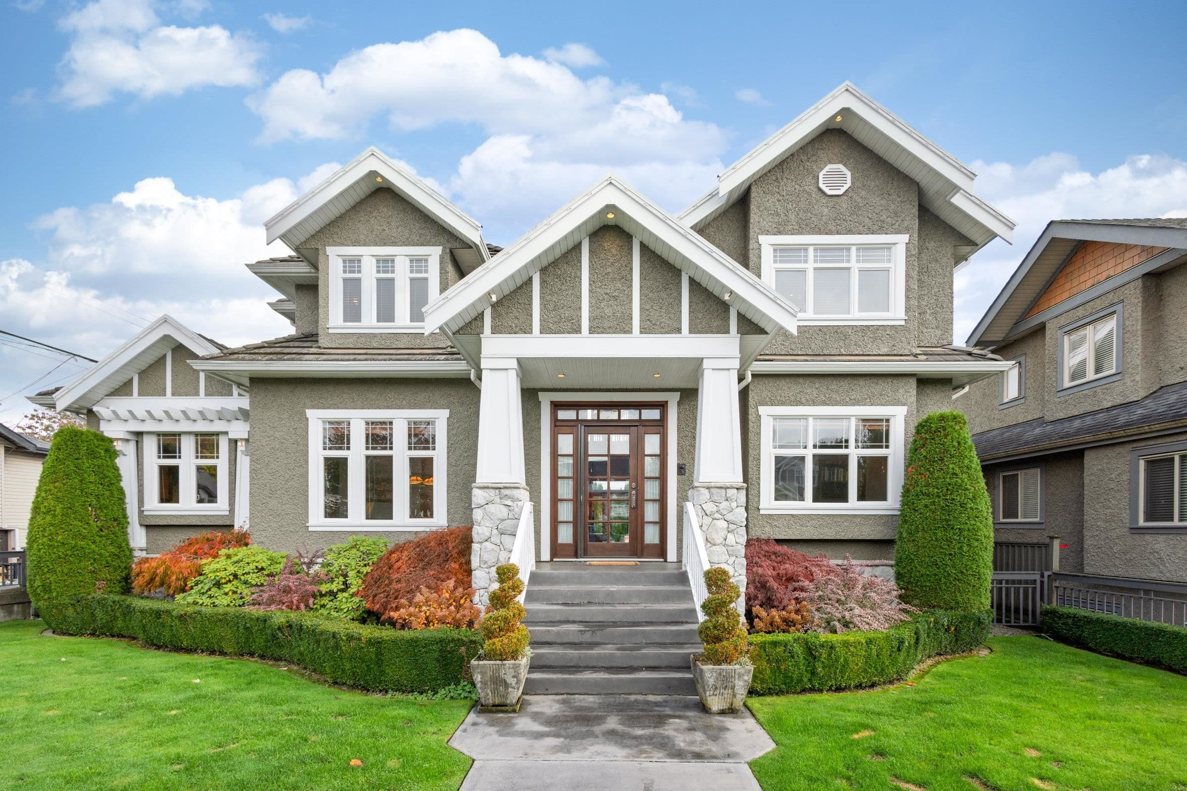 186 Macdonald Avenue, Burnaby, V5C 4M5 — photo 1