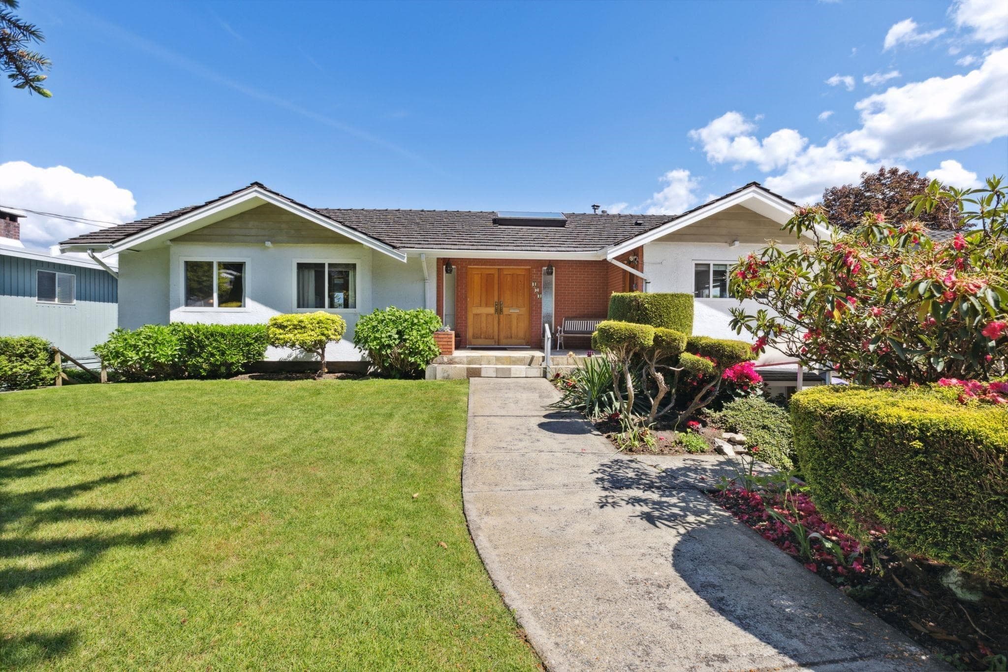 474 Fairway Drive, North Vancouver, V7G 1L5 — photo 2