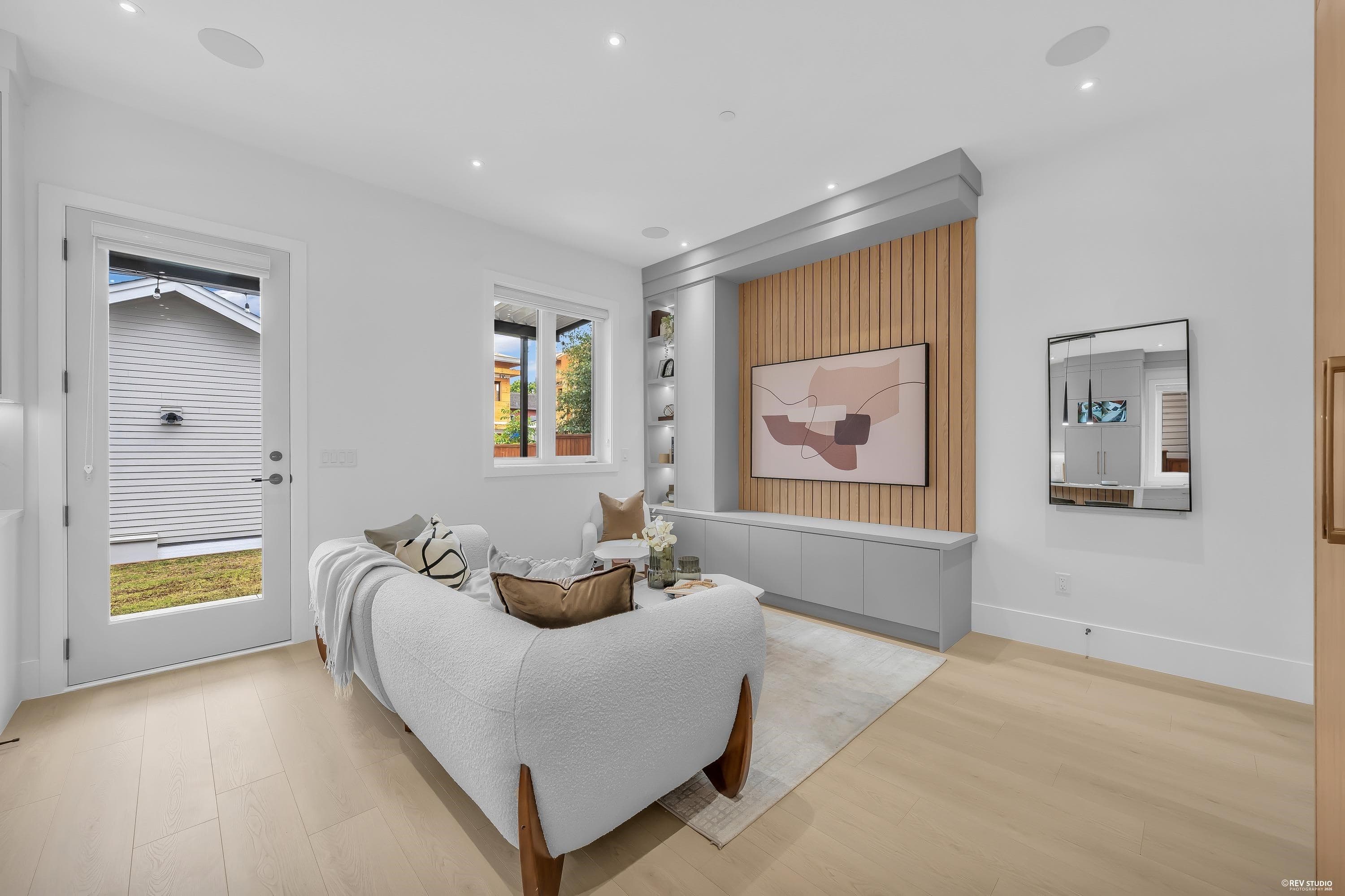 2 - 3627 E 45th Avenue, Vancouver, V5R 3G6 — photo 2