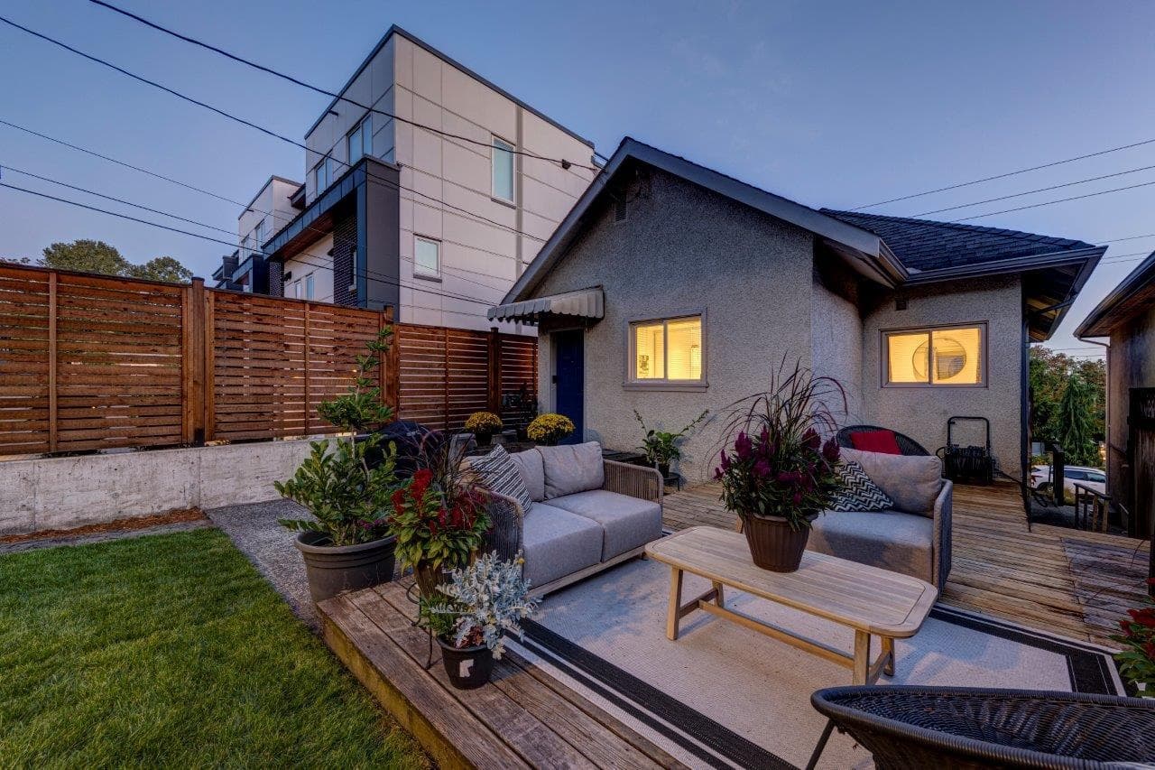 744 E 3rd Street, North Vancouver, V7L 1G9 — photo 1