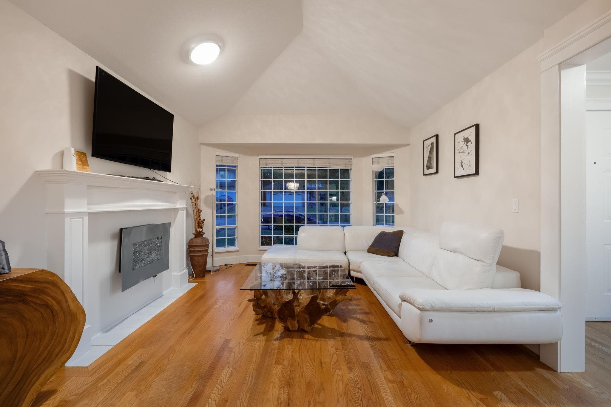 15295 111a Avenue, Surrey, V3R 0G4 — photo 3