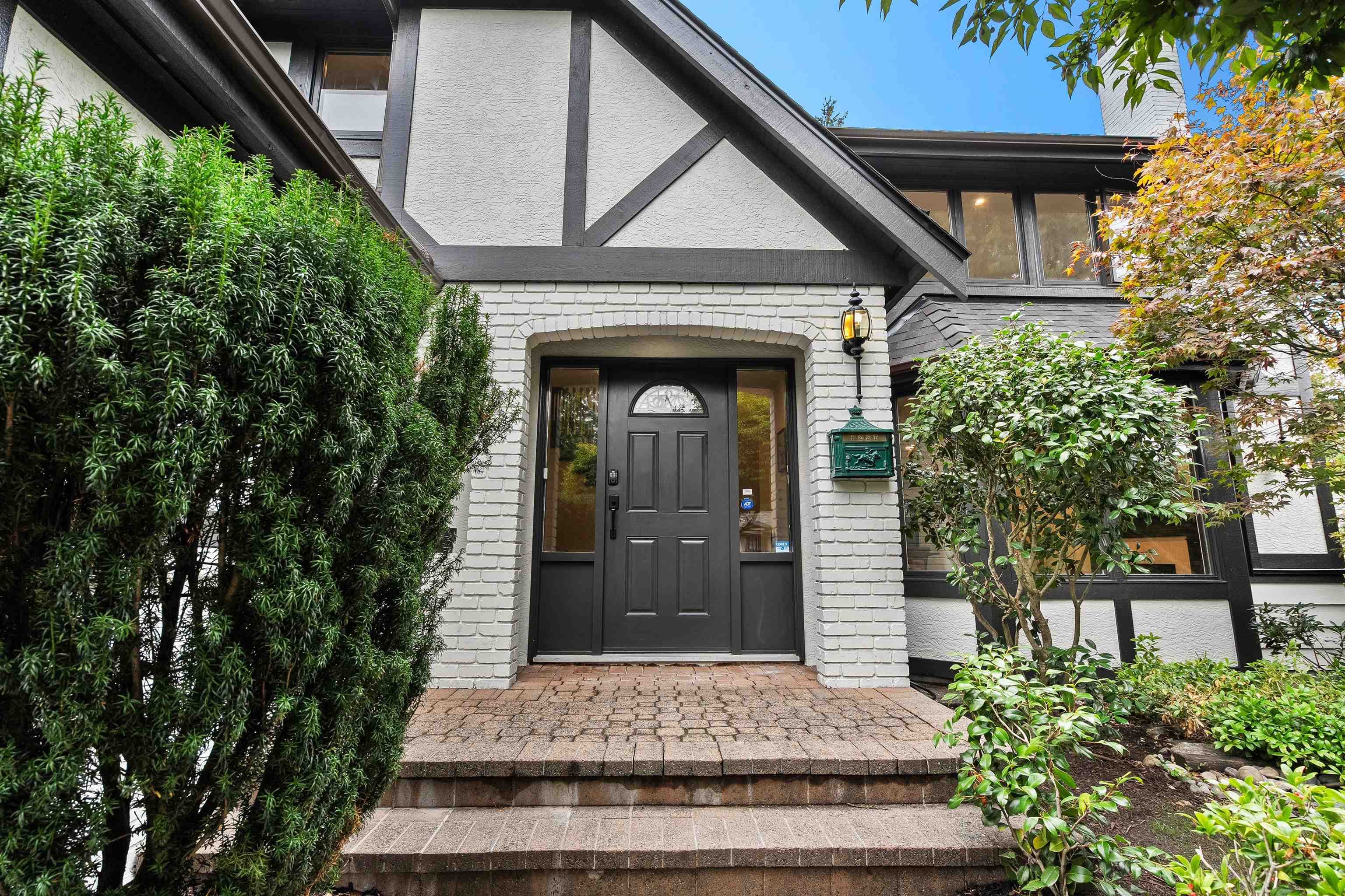 5155 Alderfeild Place, West Vancouver, V7W 2W7 — photo 3
