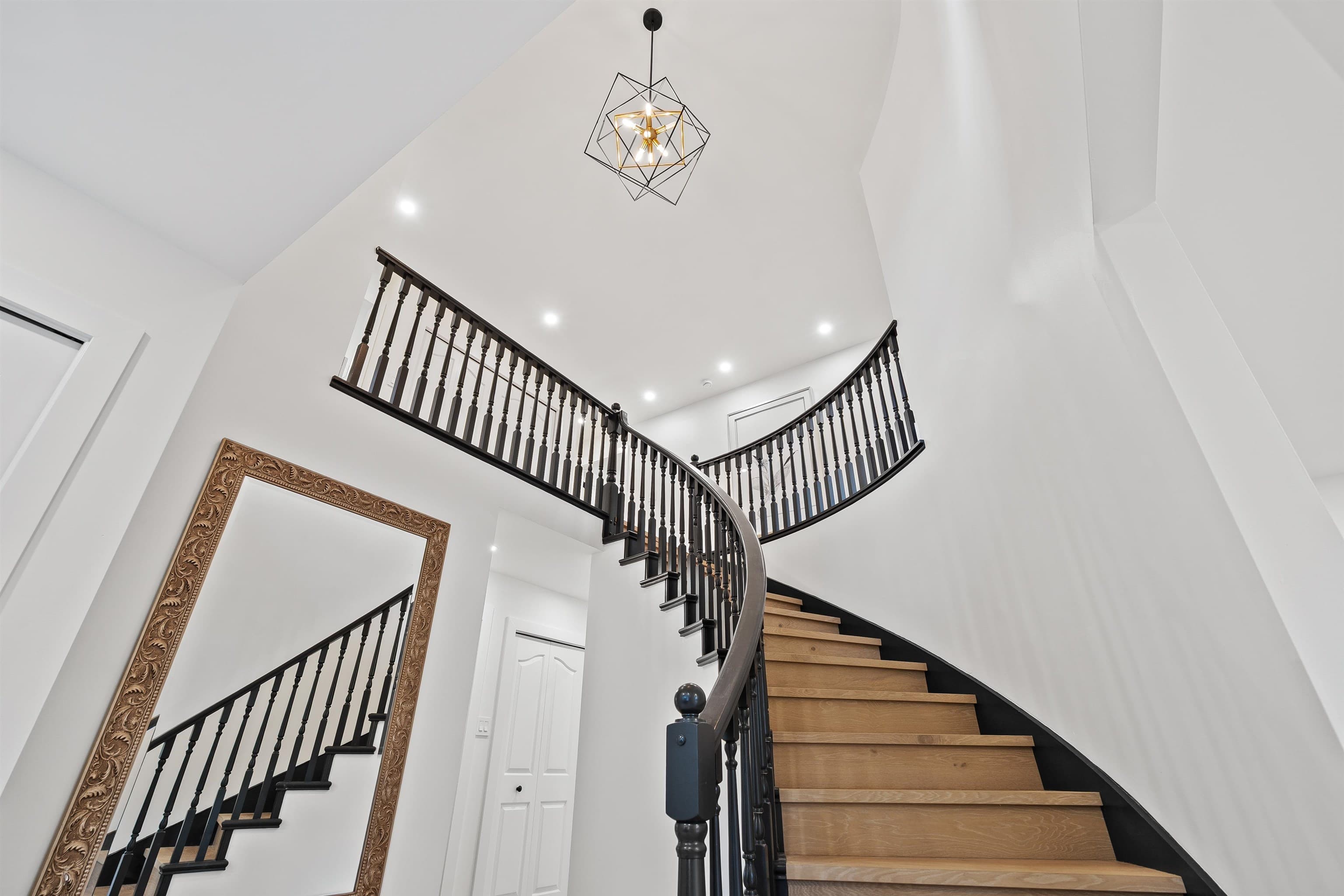 5155 Alderfeild Place, West Vancouver, V7W 2W7 — photo 4