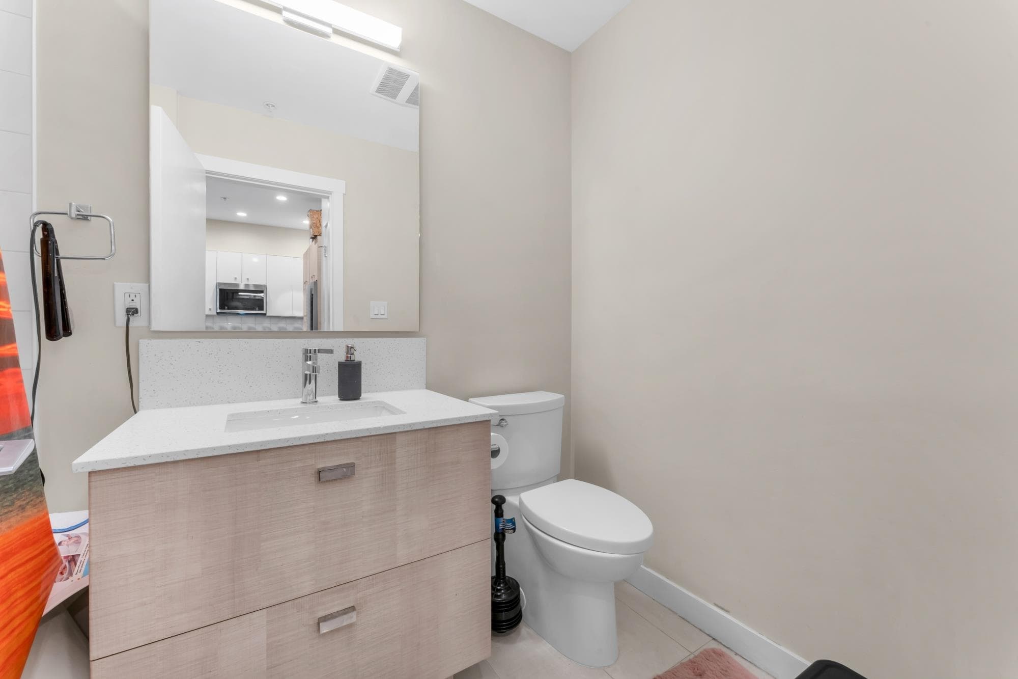 516 - 10838 Whalley Boulevard, Surrey, V3R 0G8 — photo 2