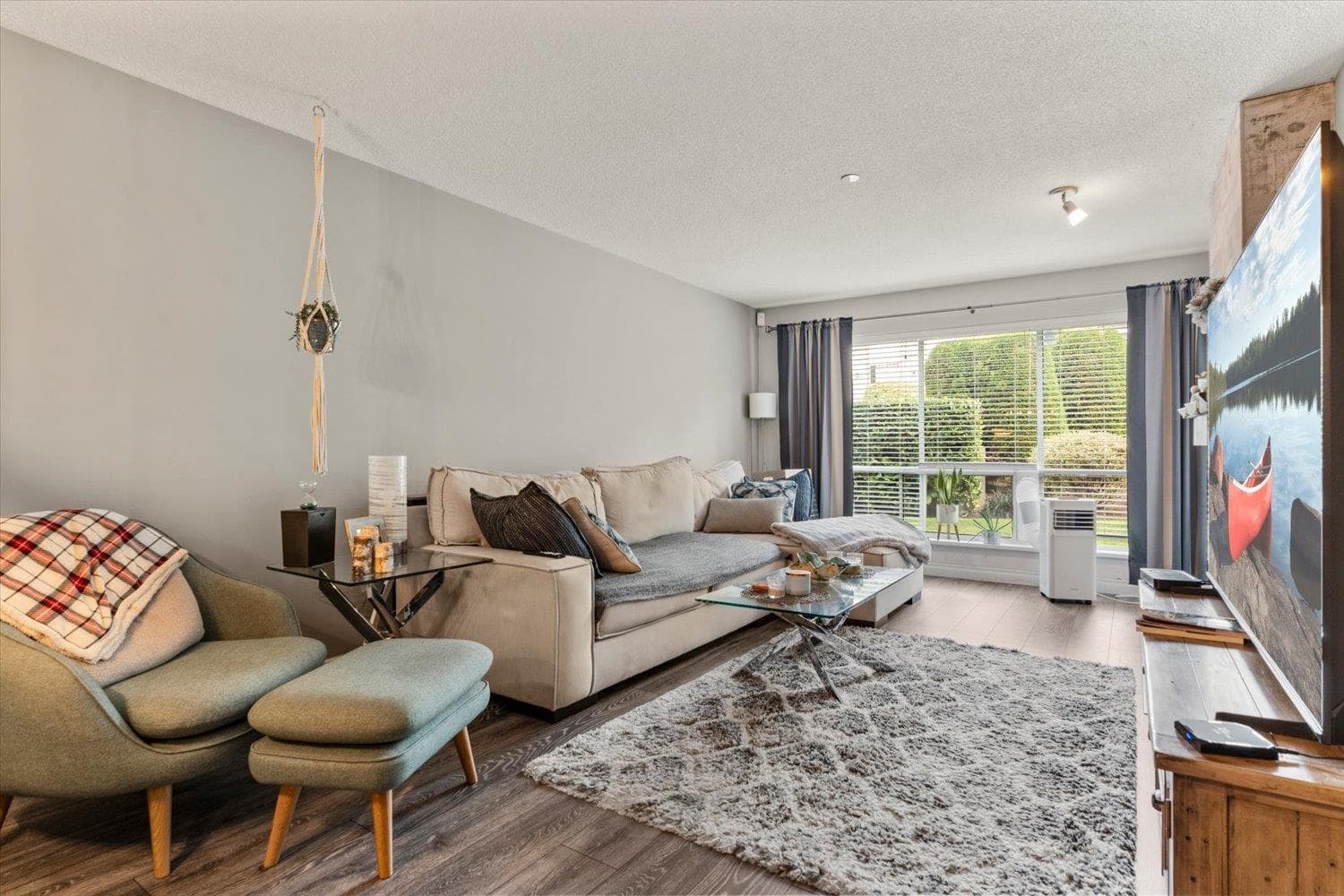 102 - 33280 E Bourquin Crescent, Abbotsford, V2S 7K2 — photo 3