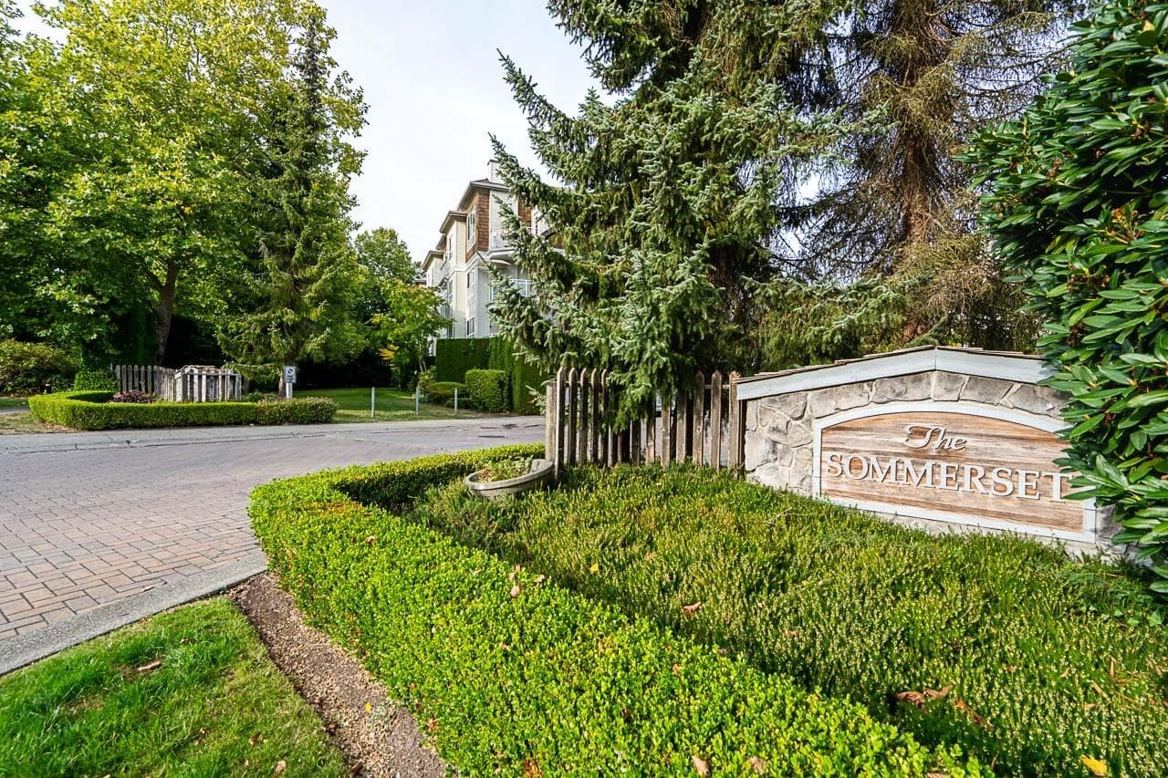 201 - 10186 155 Street, Surrey, V3R 0R6 — photo 1
