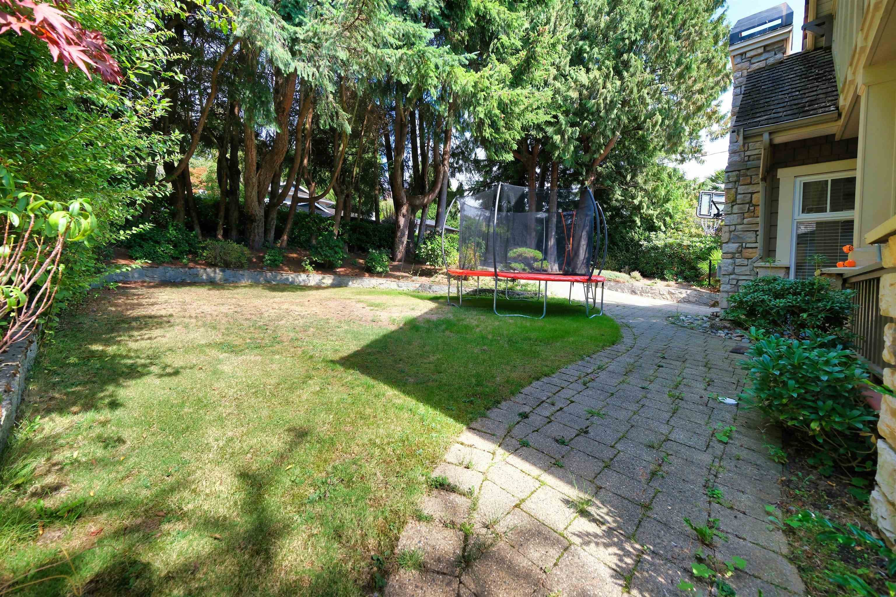 BASEMENT - 1630 Lawson Avenue, West Vancouver, V7V 2C9 — photo 2