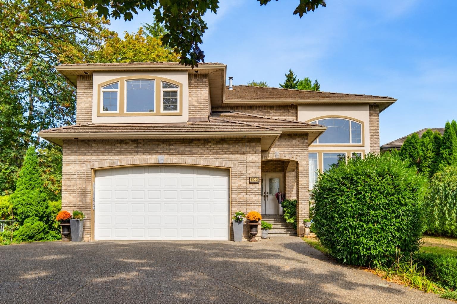 9323 206a Street, Langley, V1M 2W8 — photo 1