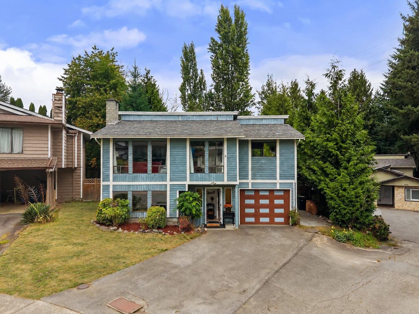 1120 Wallace Court, Coquitlam, V3C 4X4 — photo 1