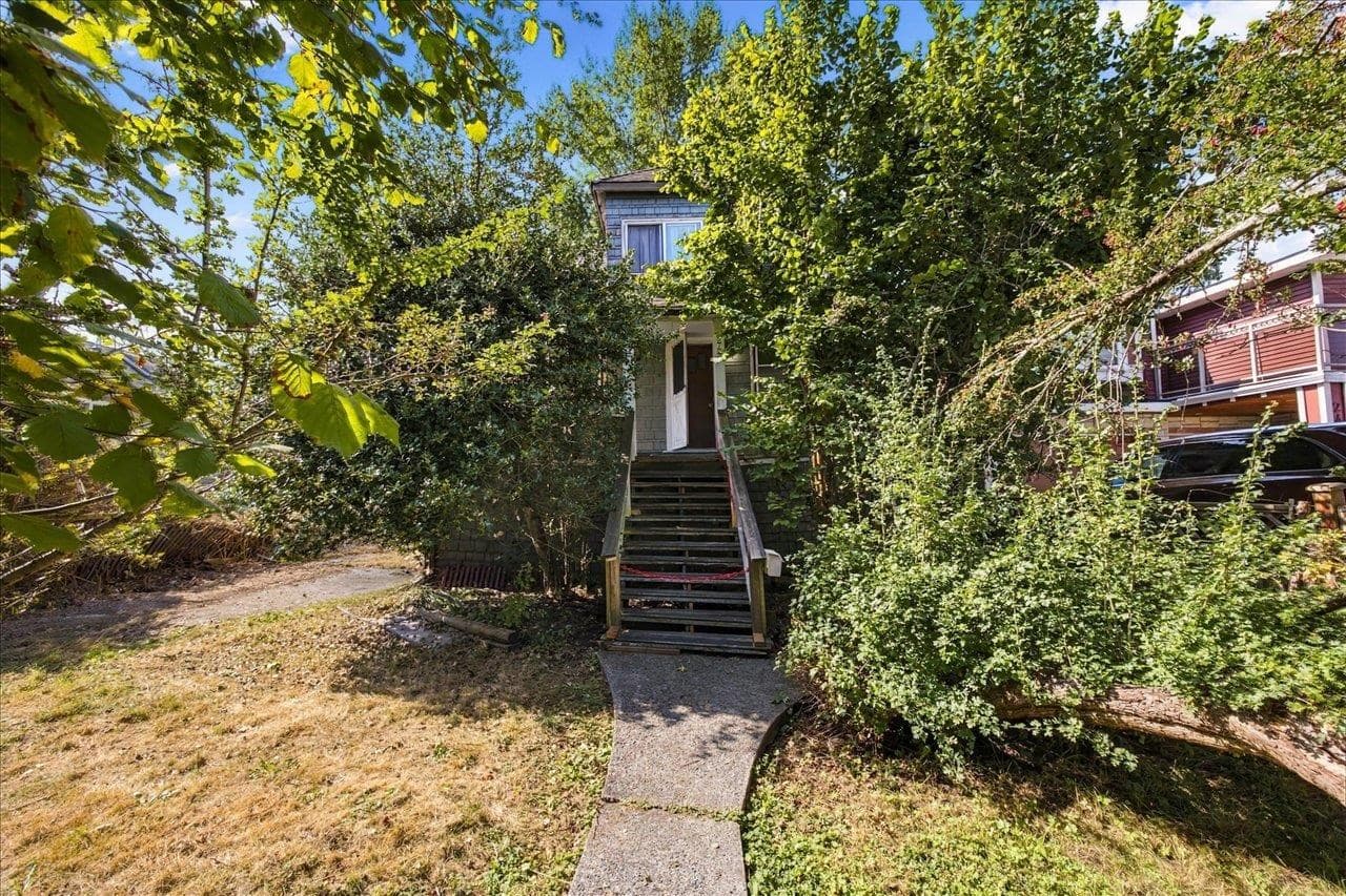 242 N Boyne Street, New Westminster, V3M 5J8 — photo 4