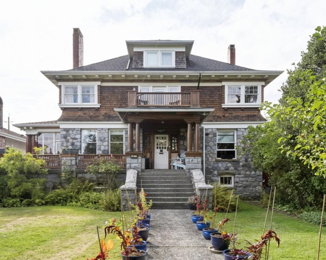 1617 W Grand Boulevard, North Vancouver, V7L 3Y2 — photo 1