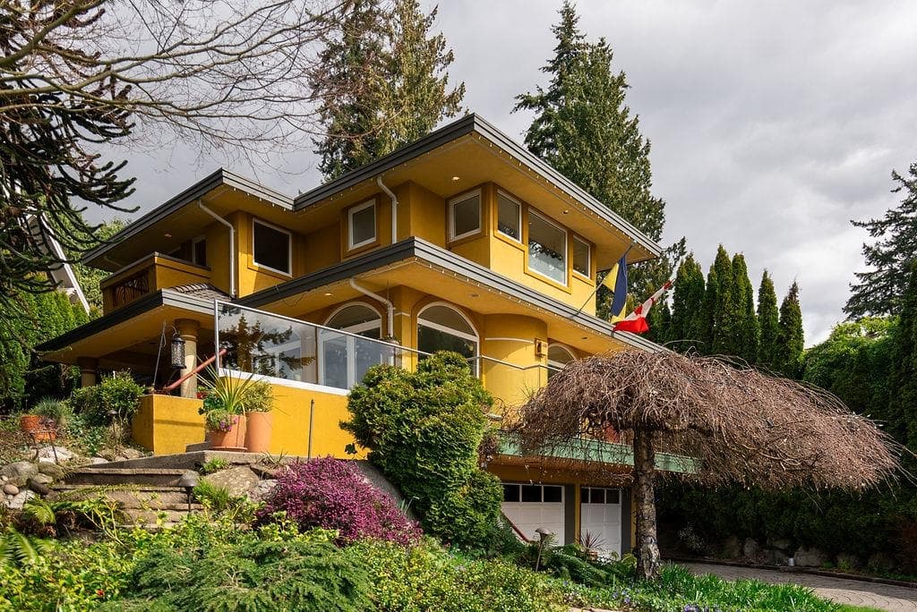 2635 Rosebery Avenue, West Vancouver, V7V 3A3 — photo 1