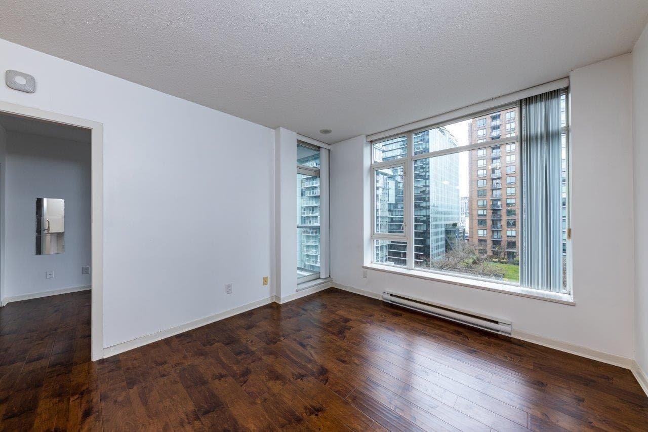 480 Robson Street, Vancouver, V6B 0H3 — photo 4