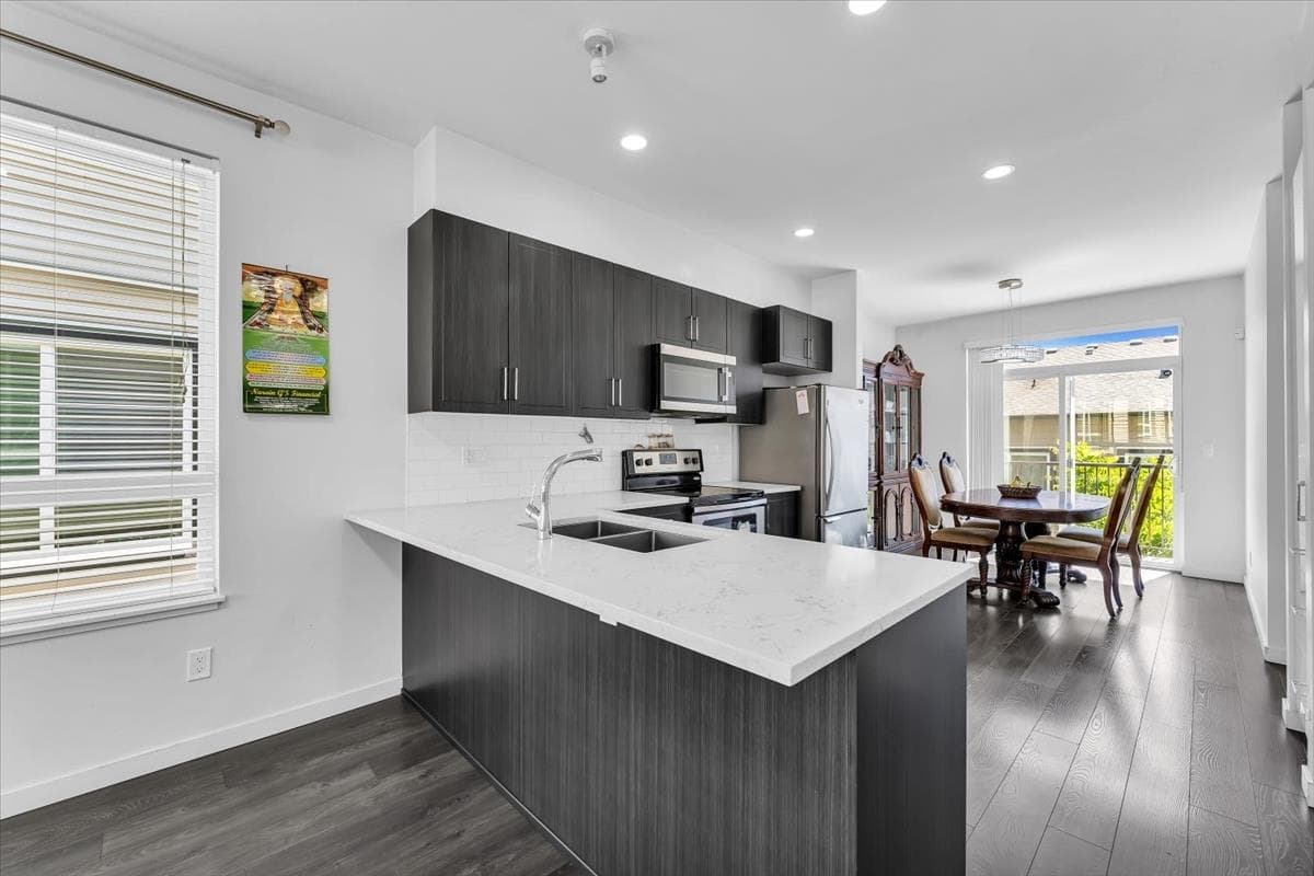 72 - 14555 68 Avenue, Surrey, V3S 2A8 — photo 2