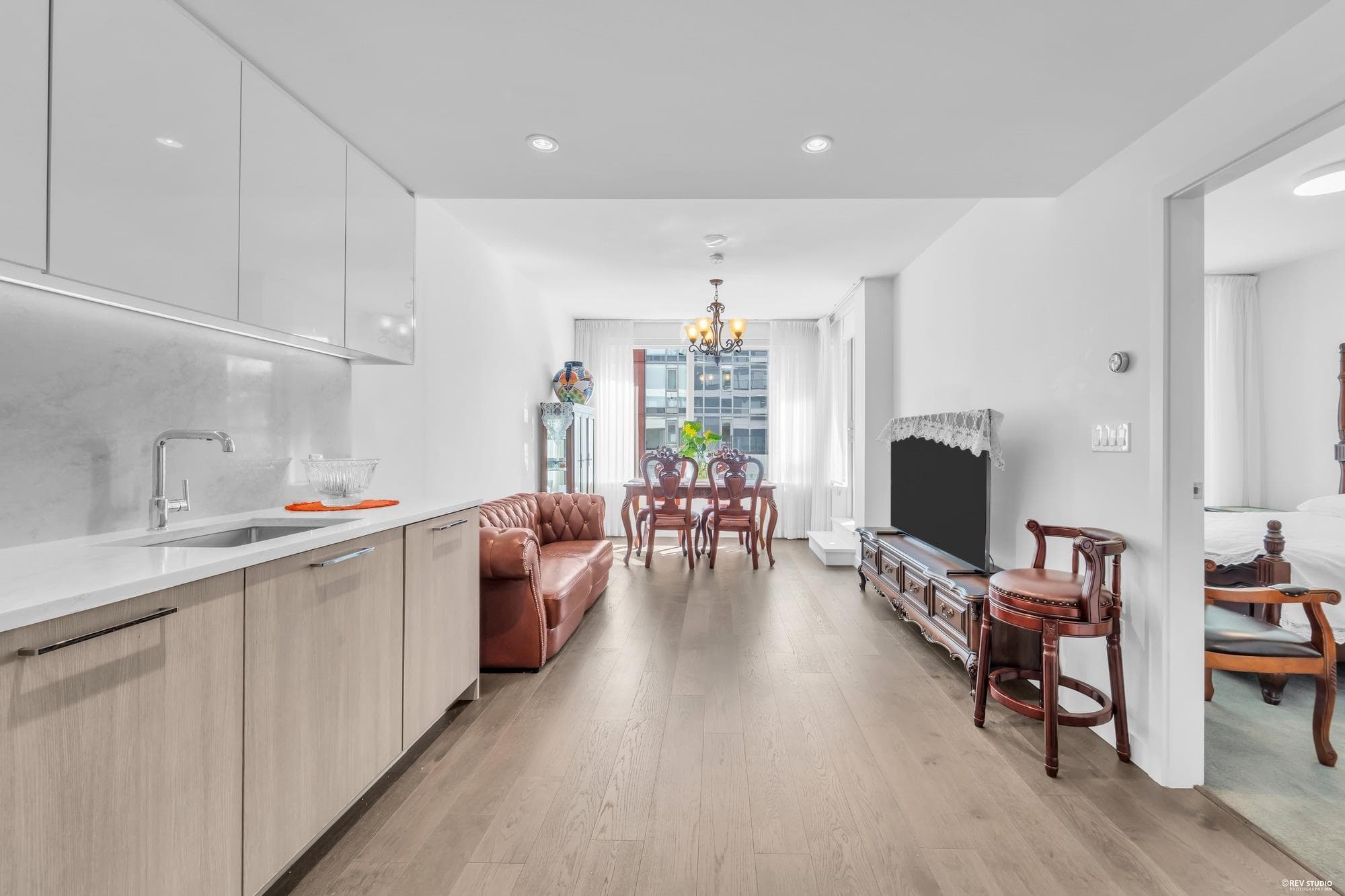 10xx - 8169 Mcmyn Way, Richmond