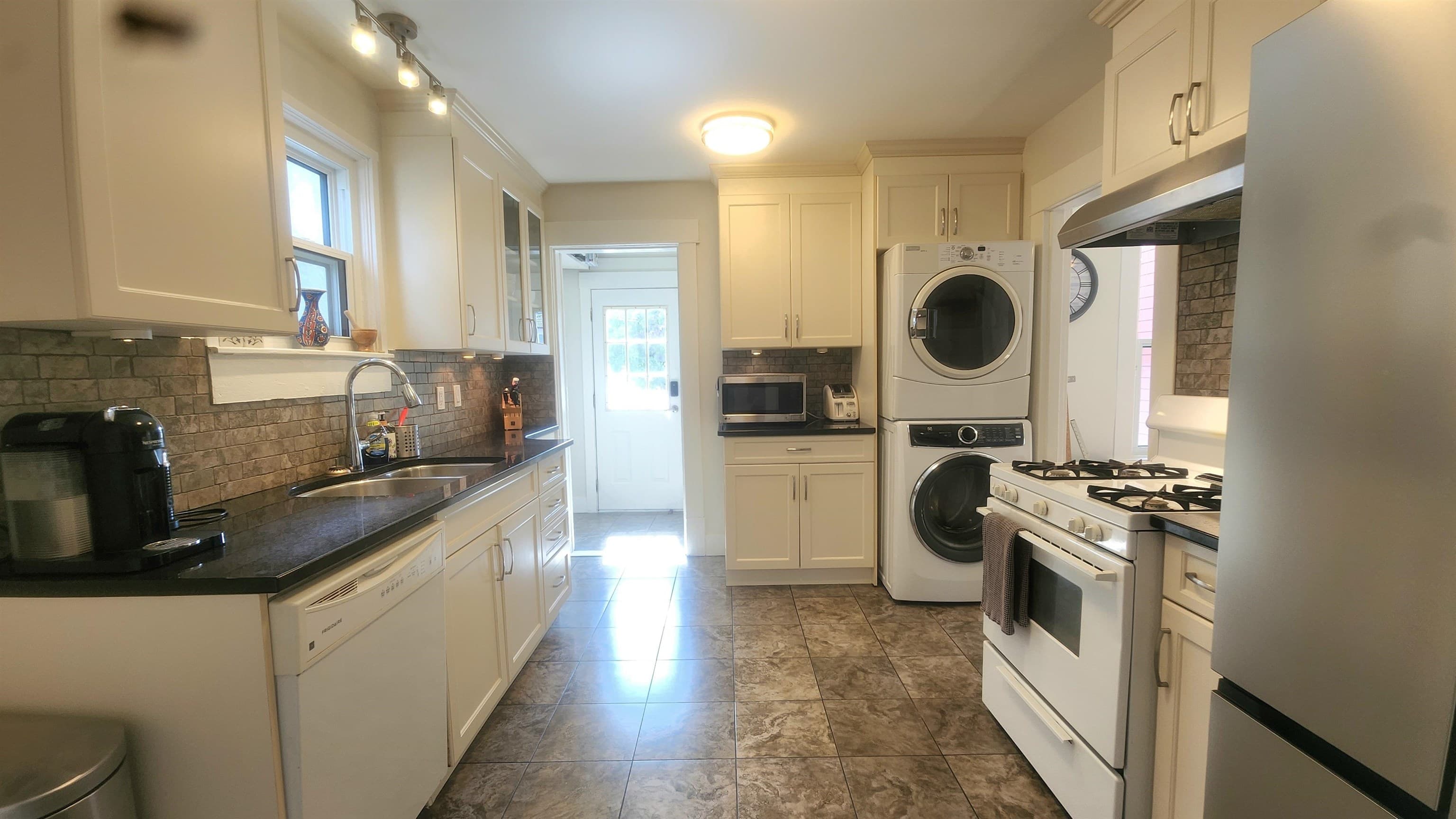 178 E King Edward Avenue, Vancouver, V5V 2C1 — photo 5