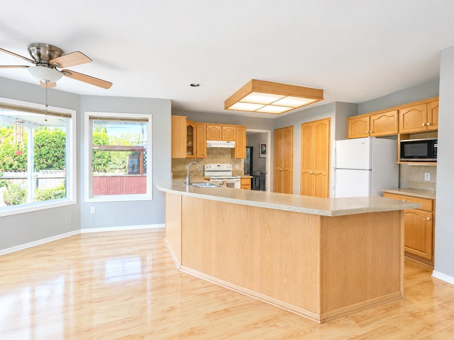 216xx 45 Avenue, Langley, V3A 8E5 — photo 4