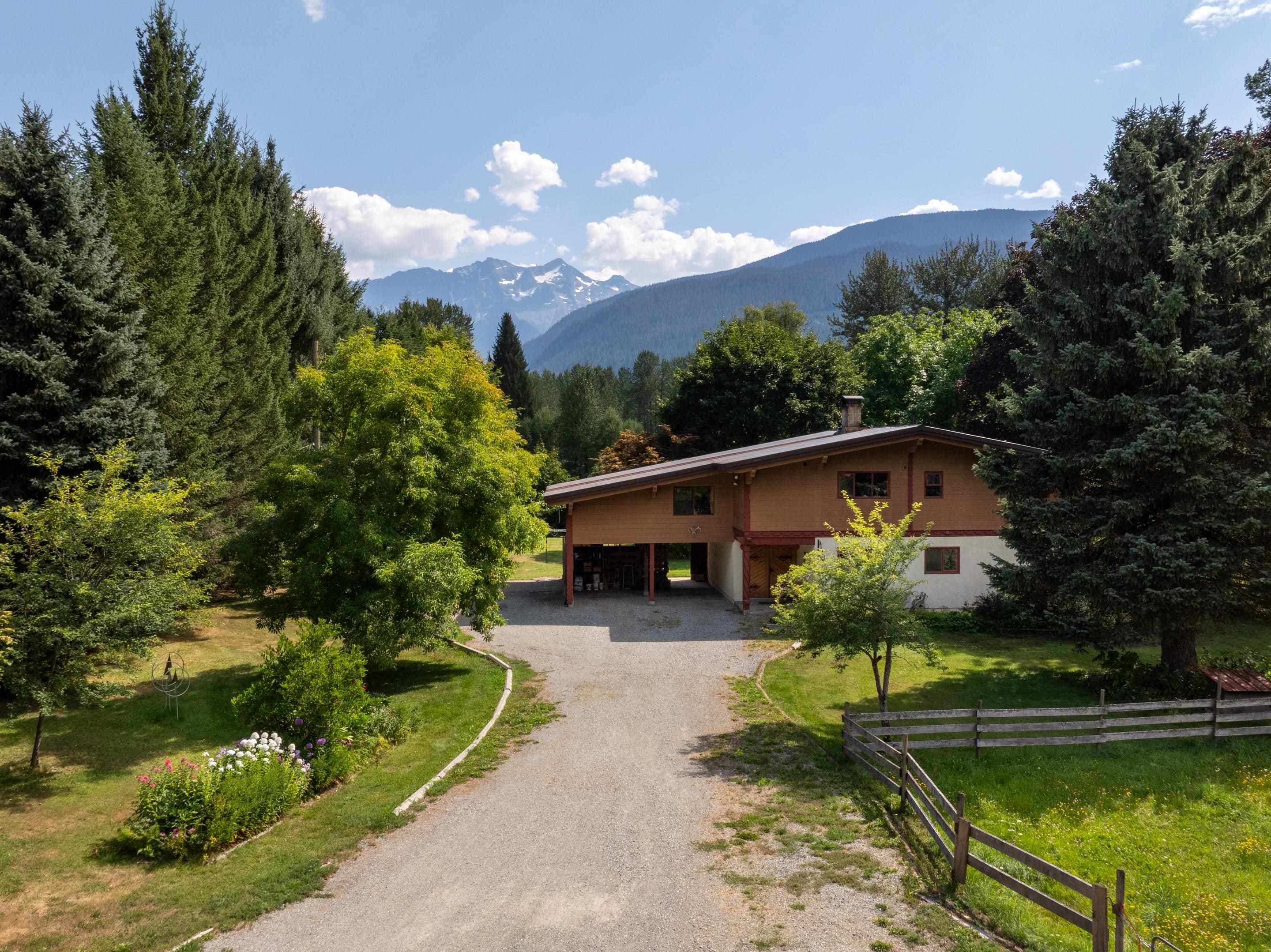 7869 Pemberton Meadows Road, Pemberton, V0N 2L2 — photo 1