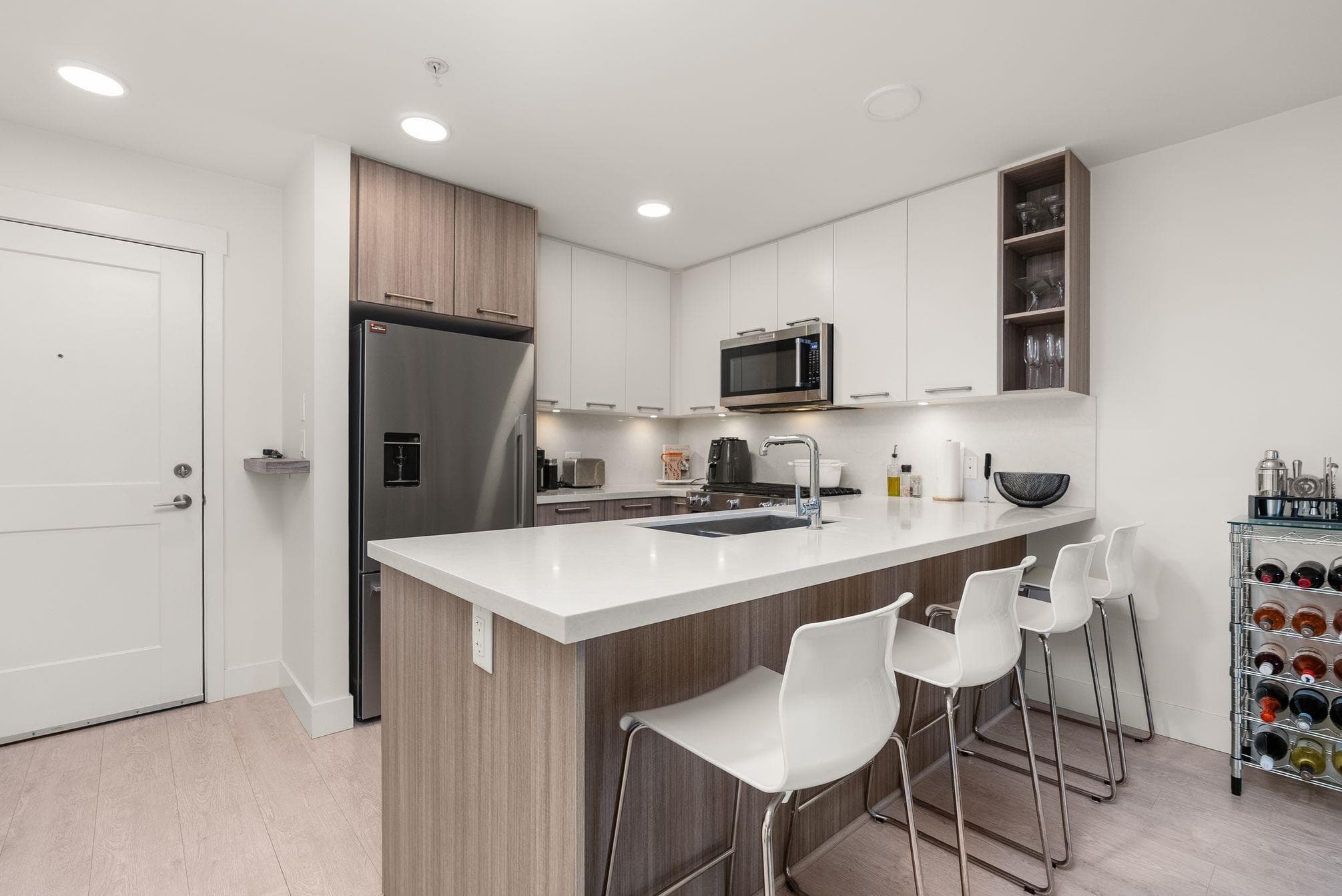 214 - 14022 North Bluff Road, White Rock, V4B 3C3 — photo 3