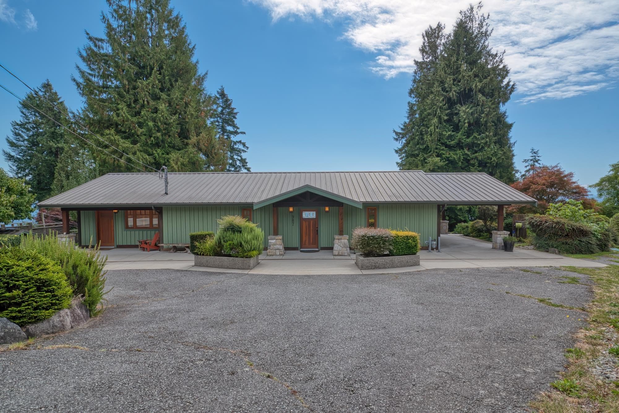987 Gower Point Road, Gibsons, V0N 1V3 — photo 1