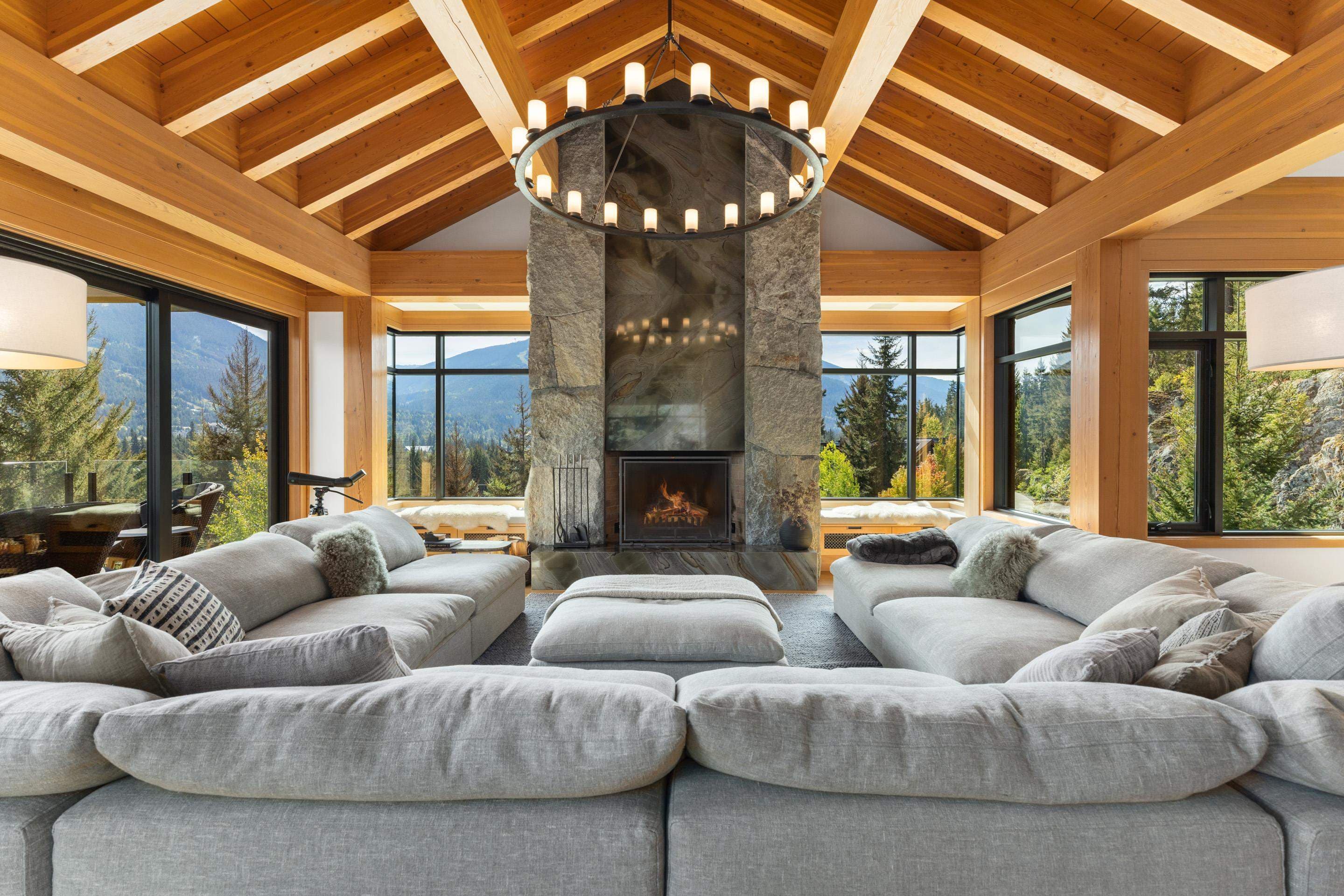 7465 Treetop Lane, Whistler, V8E 0E9 — photo 2