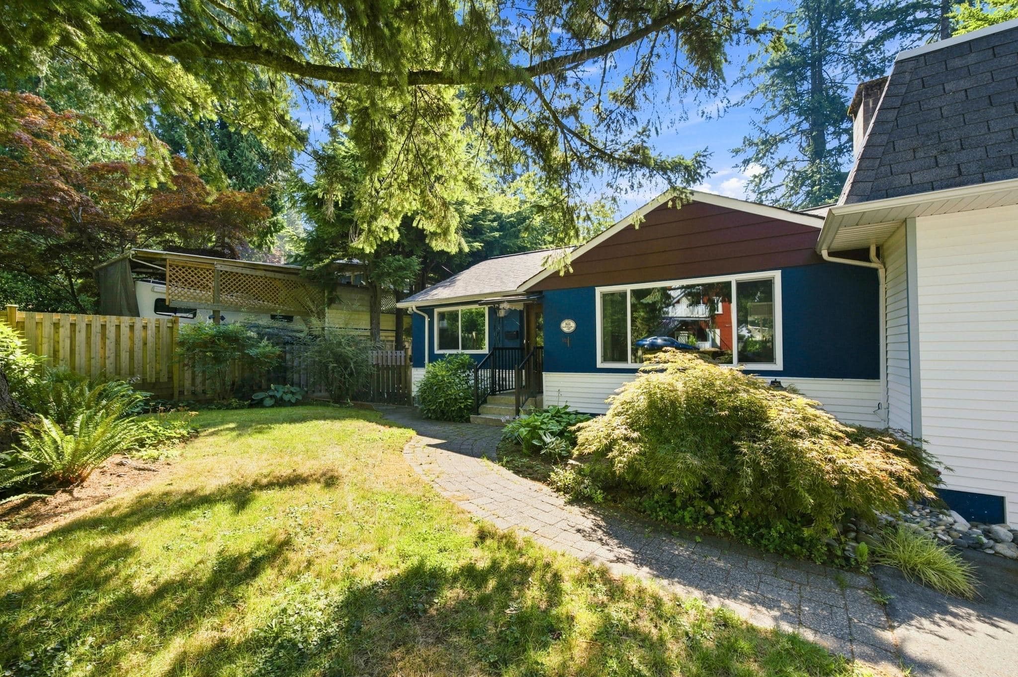1611 Lynn Valley Road, North Vancouver, V7J 2B5 — photo 3