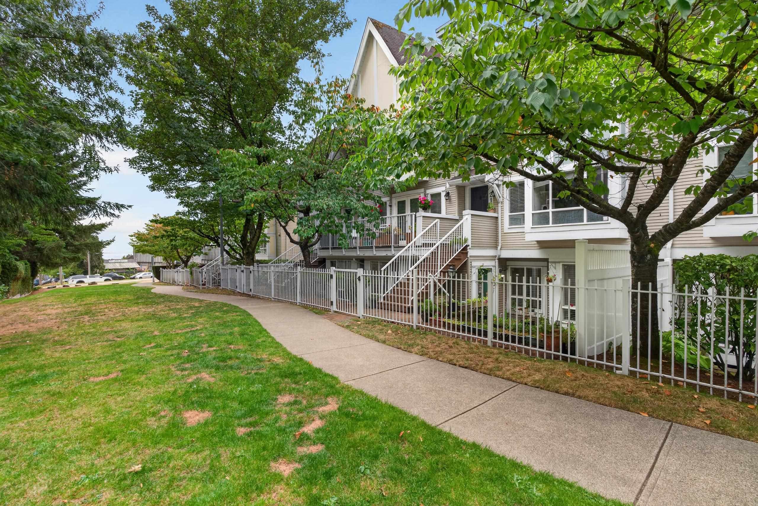 20 - 6588 Southoaks Crescent, Burnaby, V5E 4K1 — photo 4