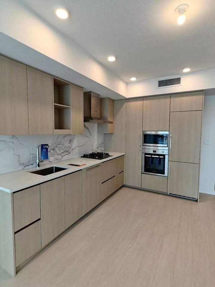 10XX - 13778 100 Avenue, Surrey, V3T 0V3 — photo 2