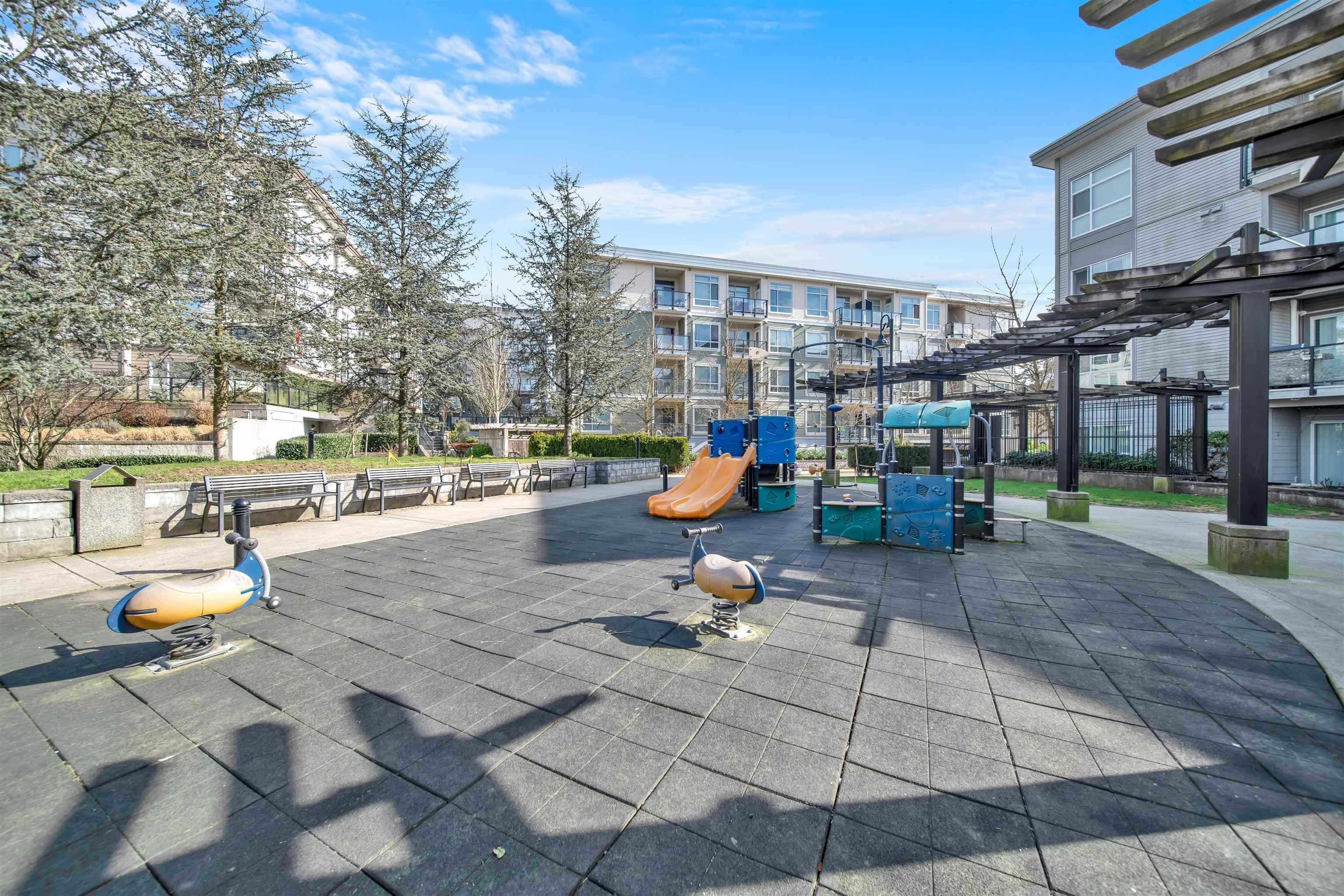 437 - 13733 107a Avenue, Surrey, V3T 0B7 — photo 3