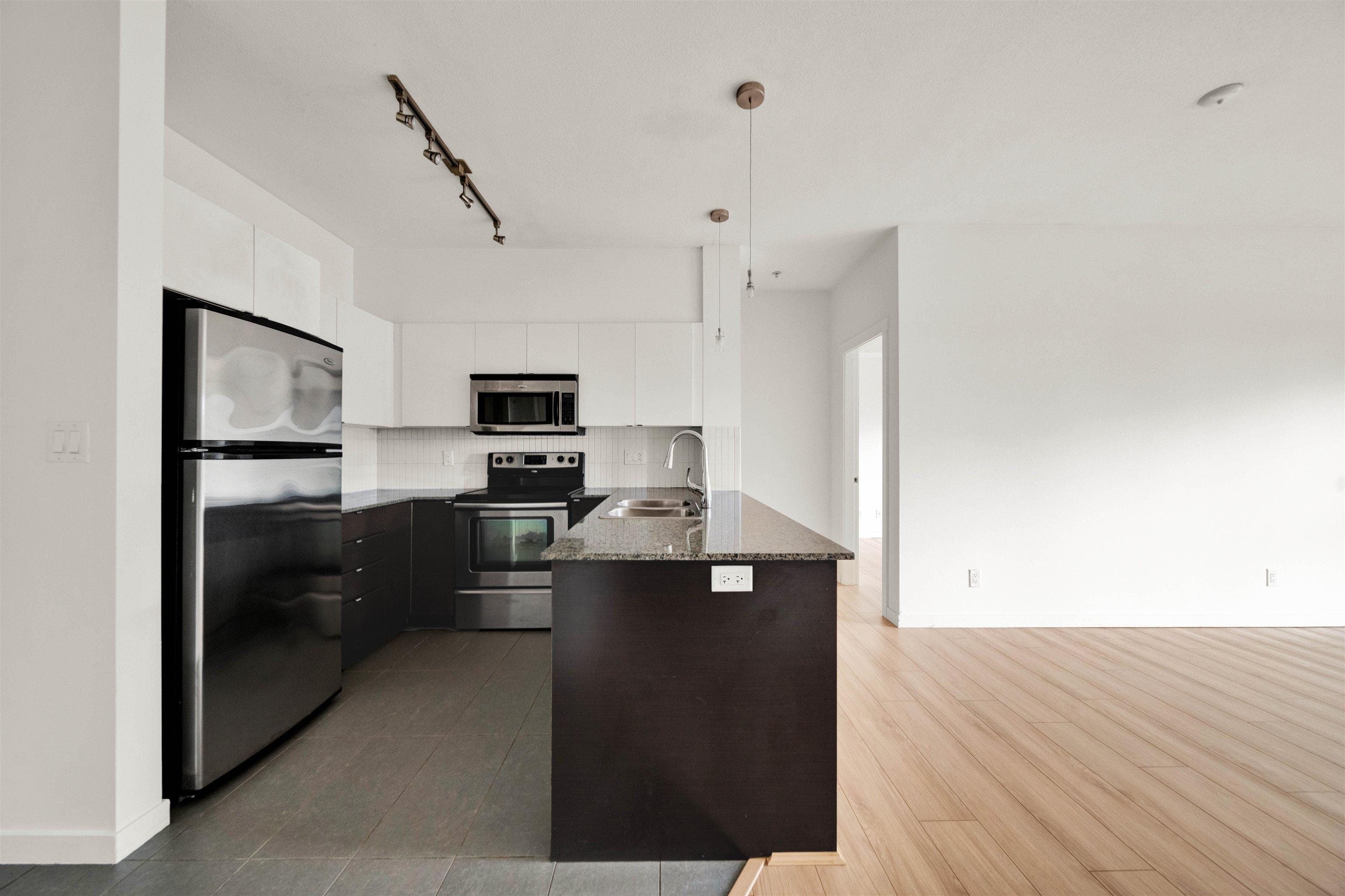 437 - 13733 107a Avenue, Surrey, V3T 0B7 — photo 5